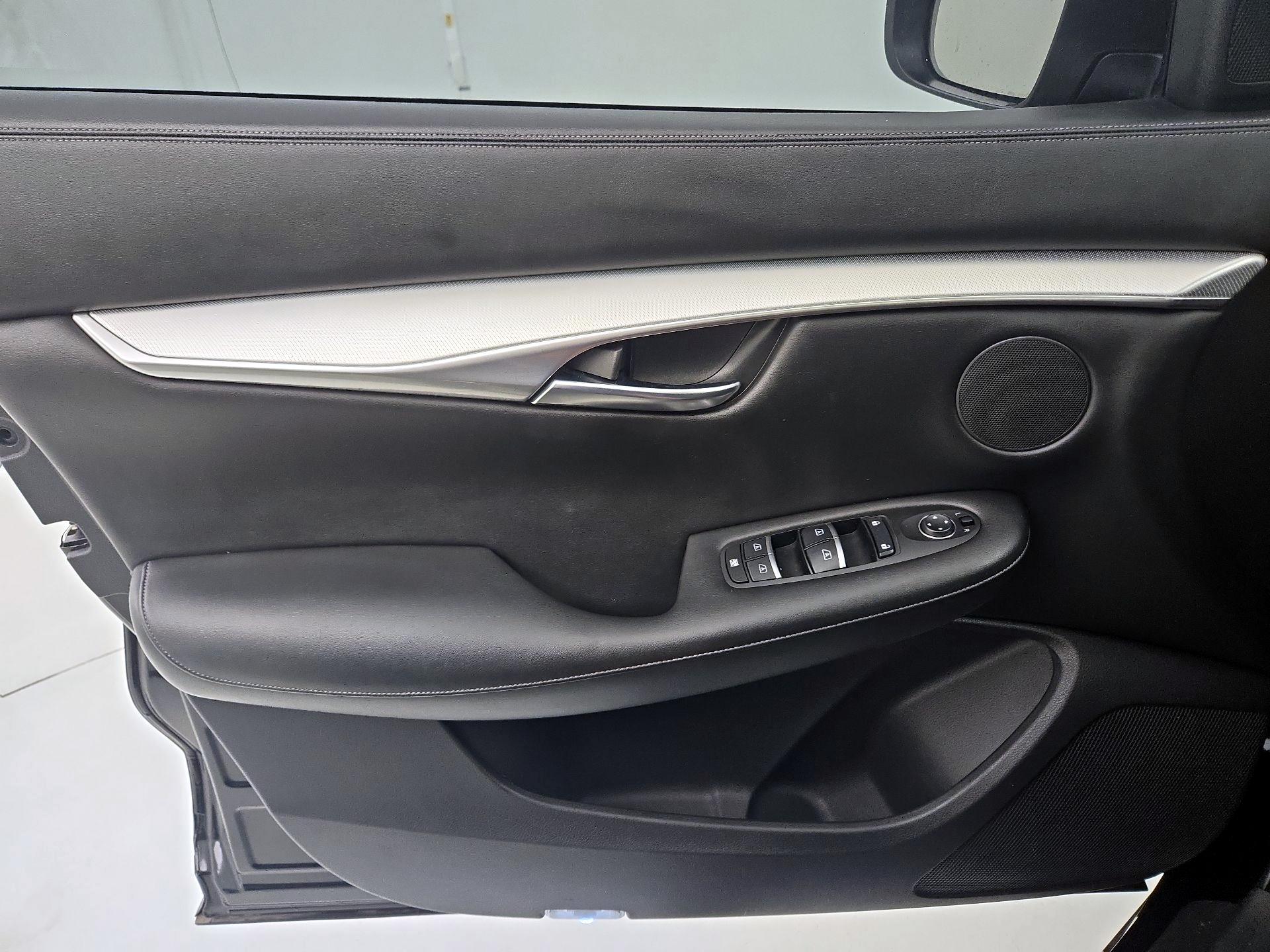 Thumbnail: 2019 INFINITI QX50 - 12