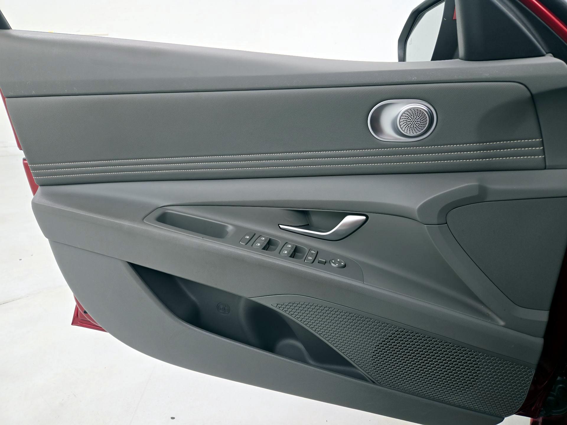 Thumbnail: 2024 Hyundai Elantra - 12