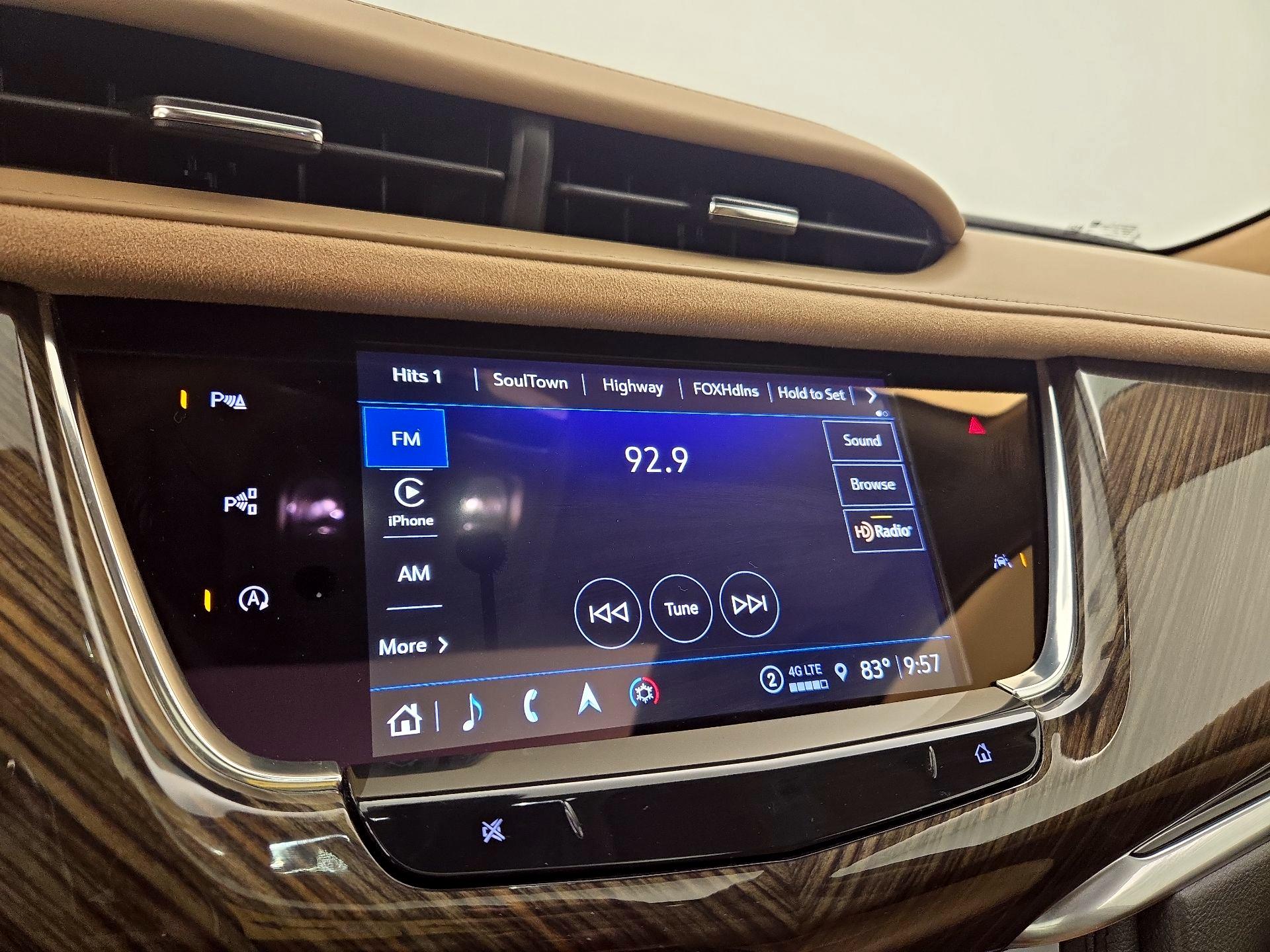 Thumbnail: 2023 Cadillac XT6 - 16