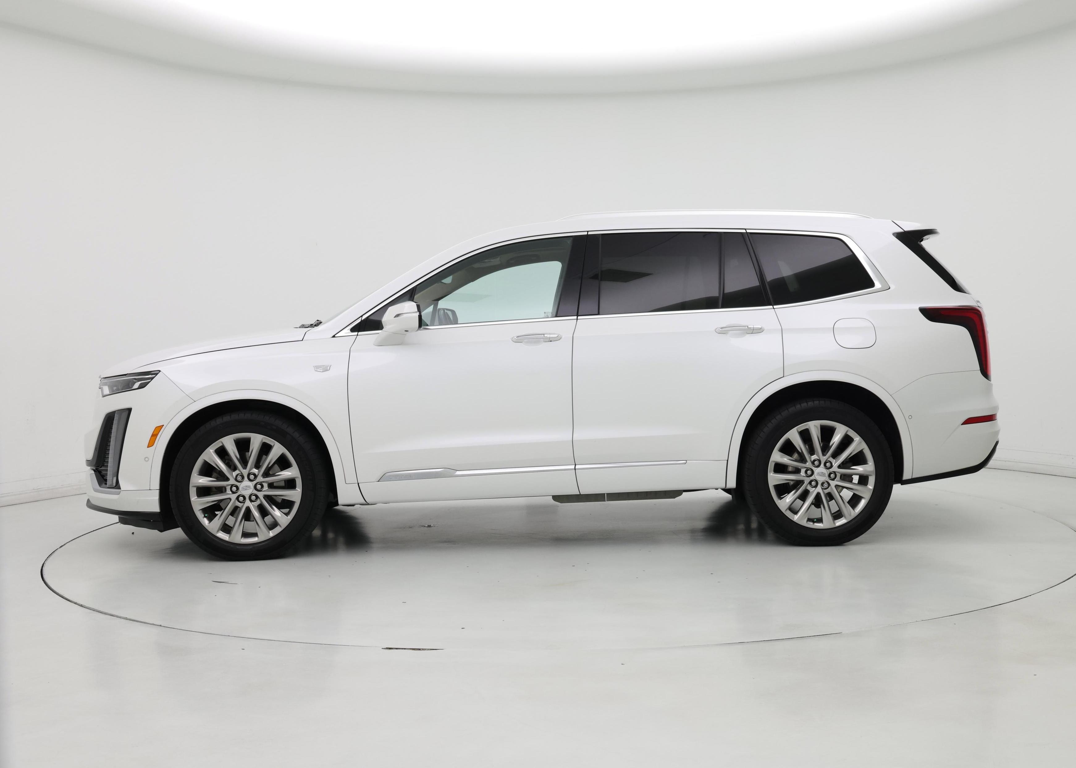 Thumbnail: 2023 Cadillac XT6 - 3