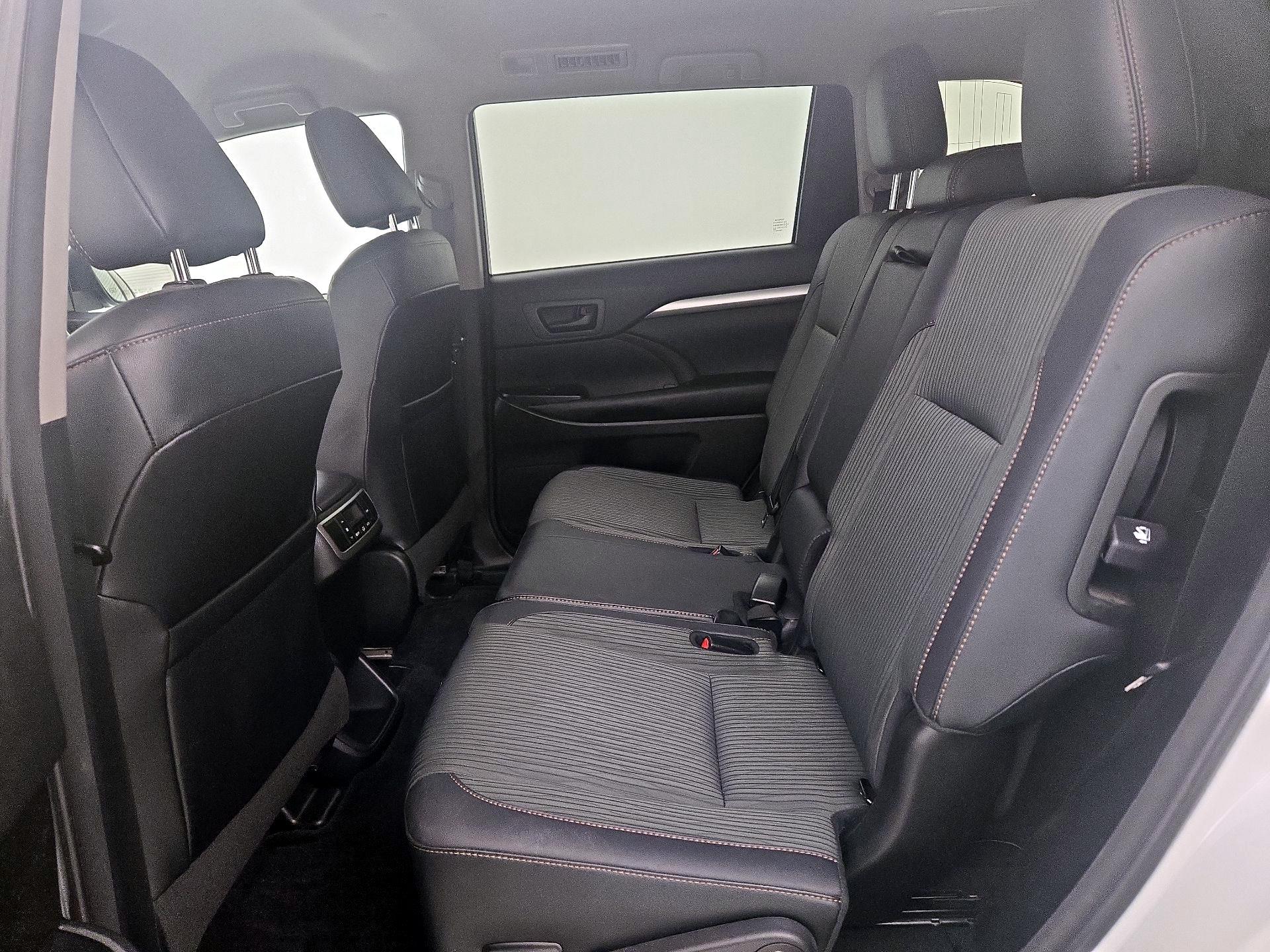 Thumbnail: 2018 Toyota Highlander - 19