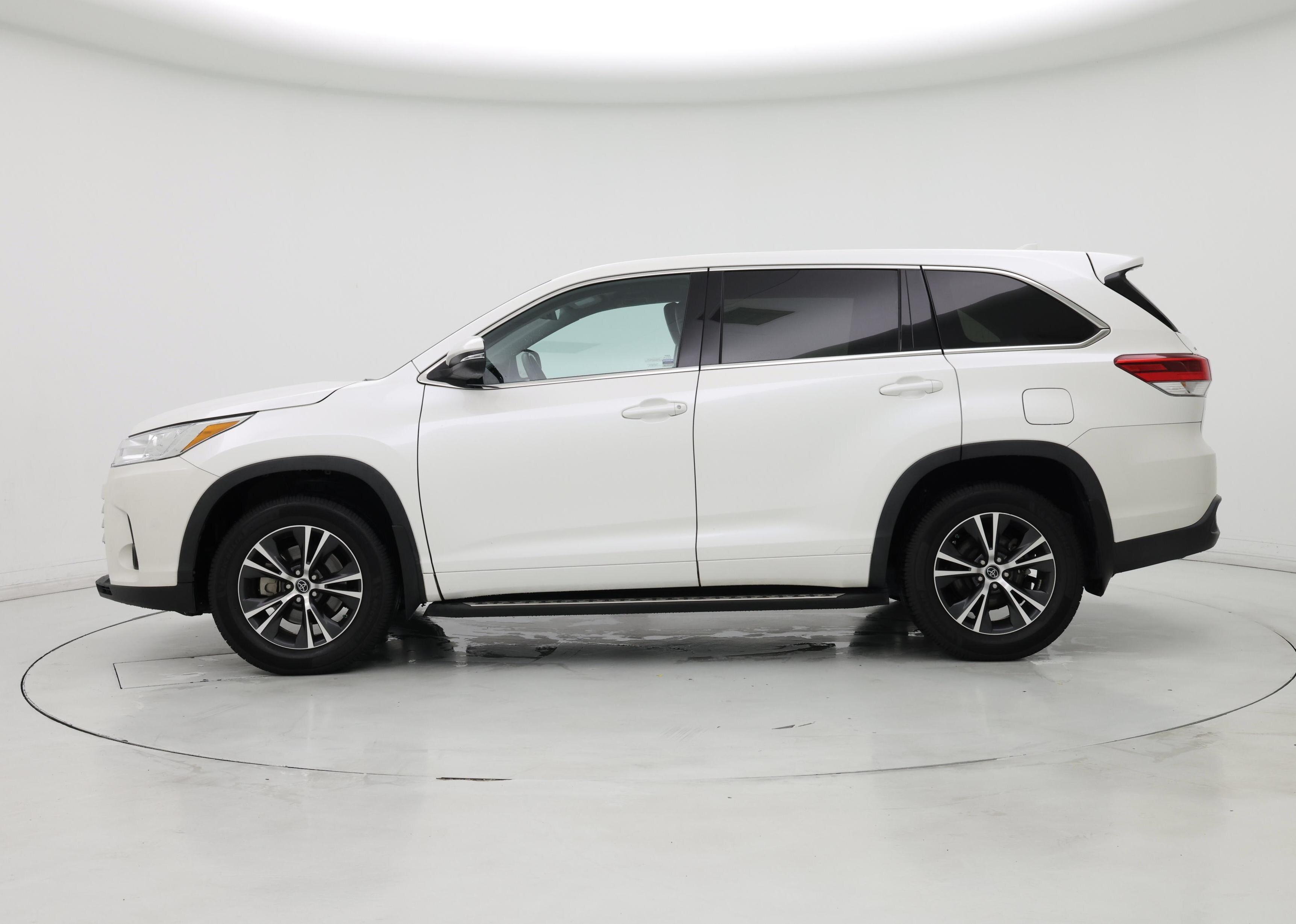 Thumbnail: 2018 Toyota Highlander - 3