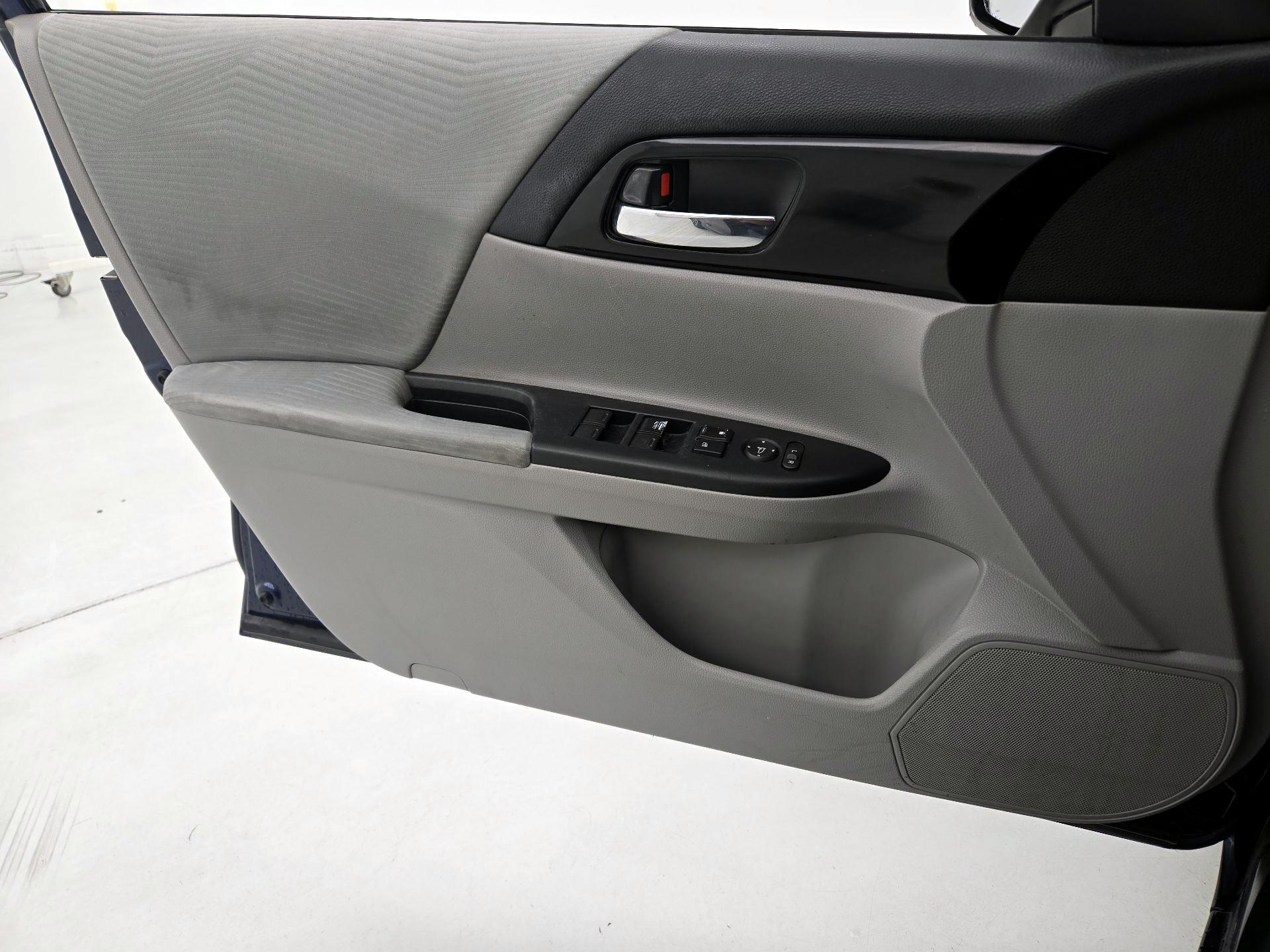 Thumbnail: 2016 Honda Accord - 12