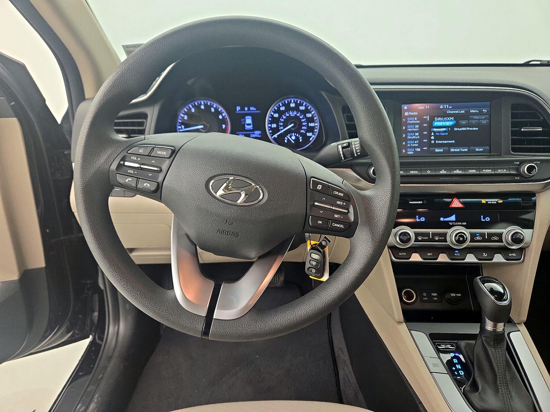 Thumbnail: 2020 Hyundai Elantra - 10