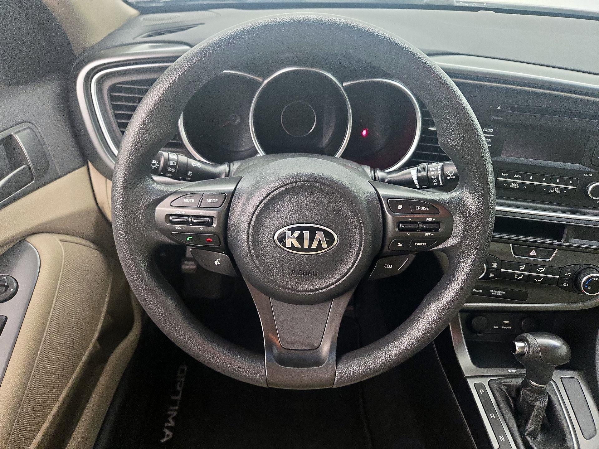 Thumbnail: 2015 Kia Optima - 10