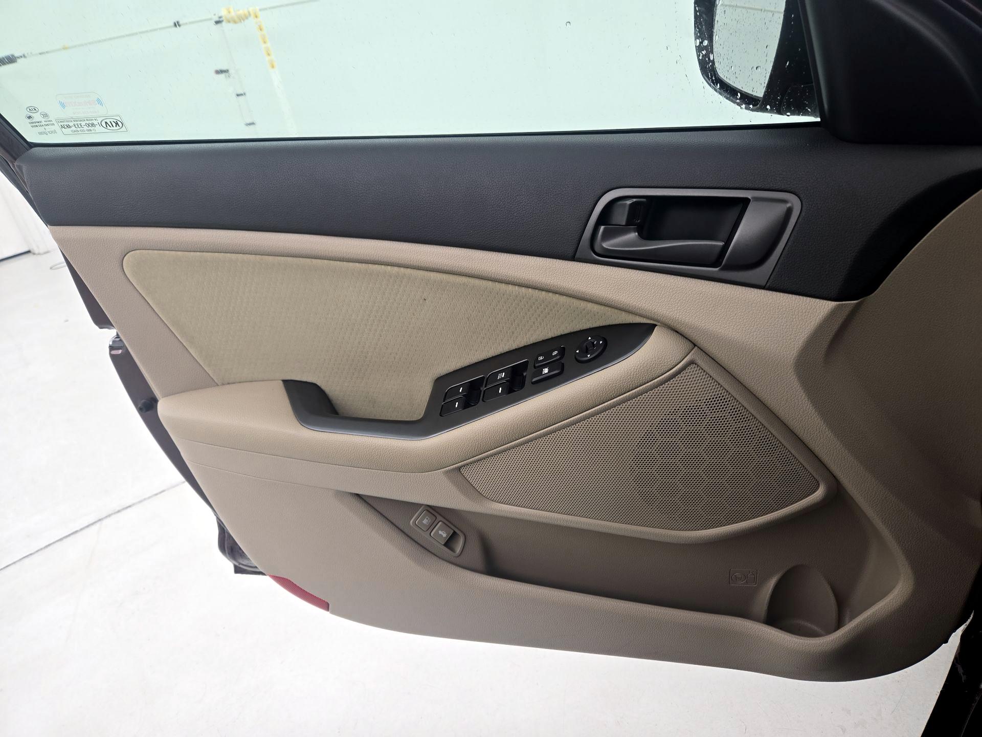 Thumbnail: 2015 Kia Optima - 12