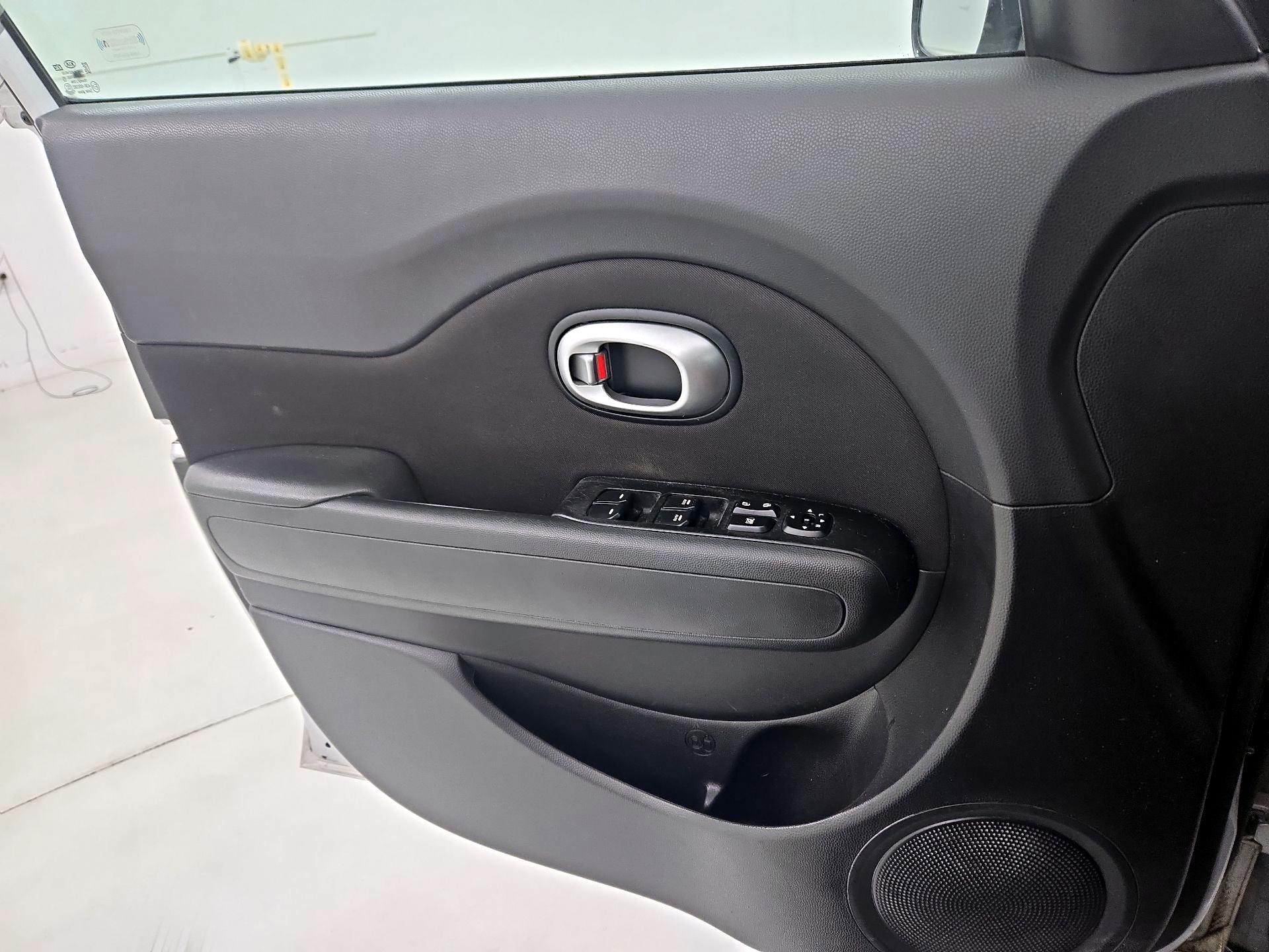 Thumbnail: 2016 Kia Soul - 12