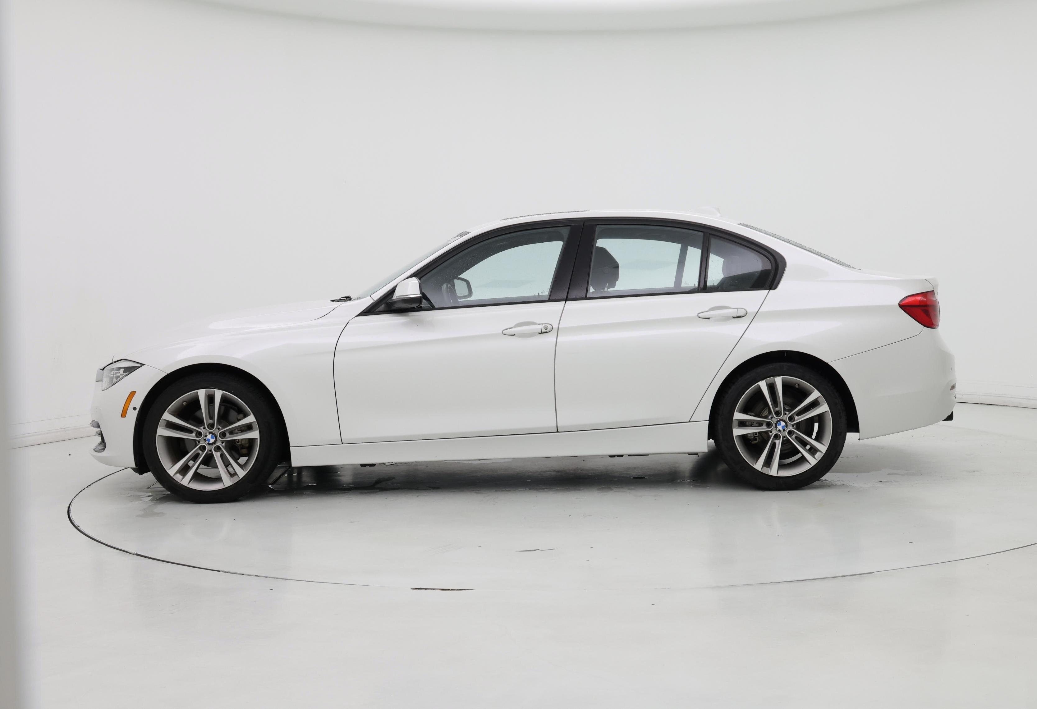 Thumbnail: 2016 BMW 3 Series - 3