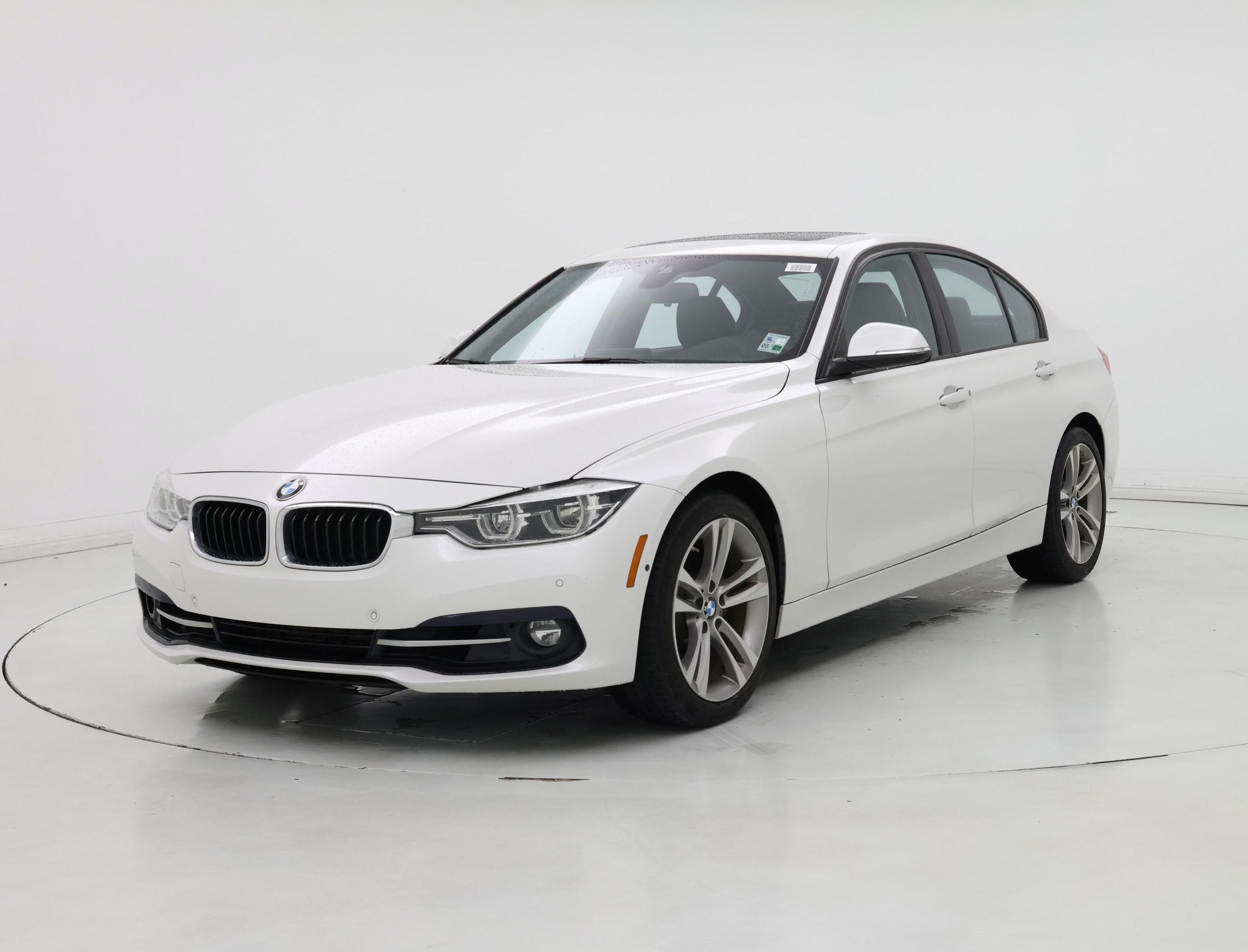 Thumbnail: 2016 BMW 3 Series - 4