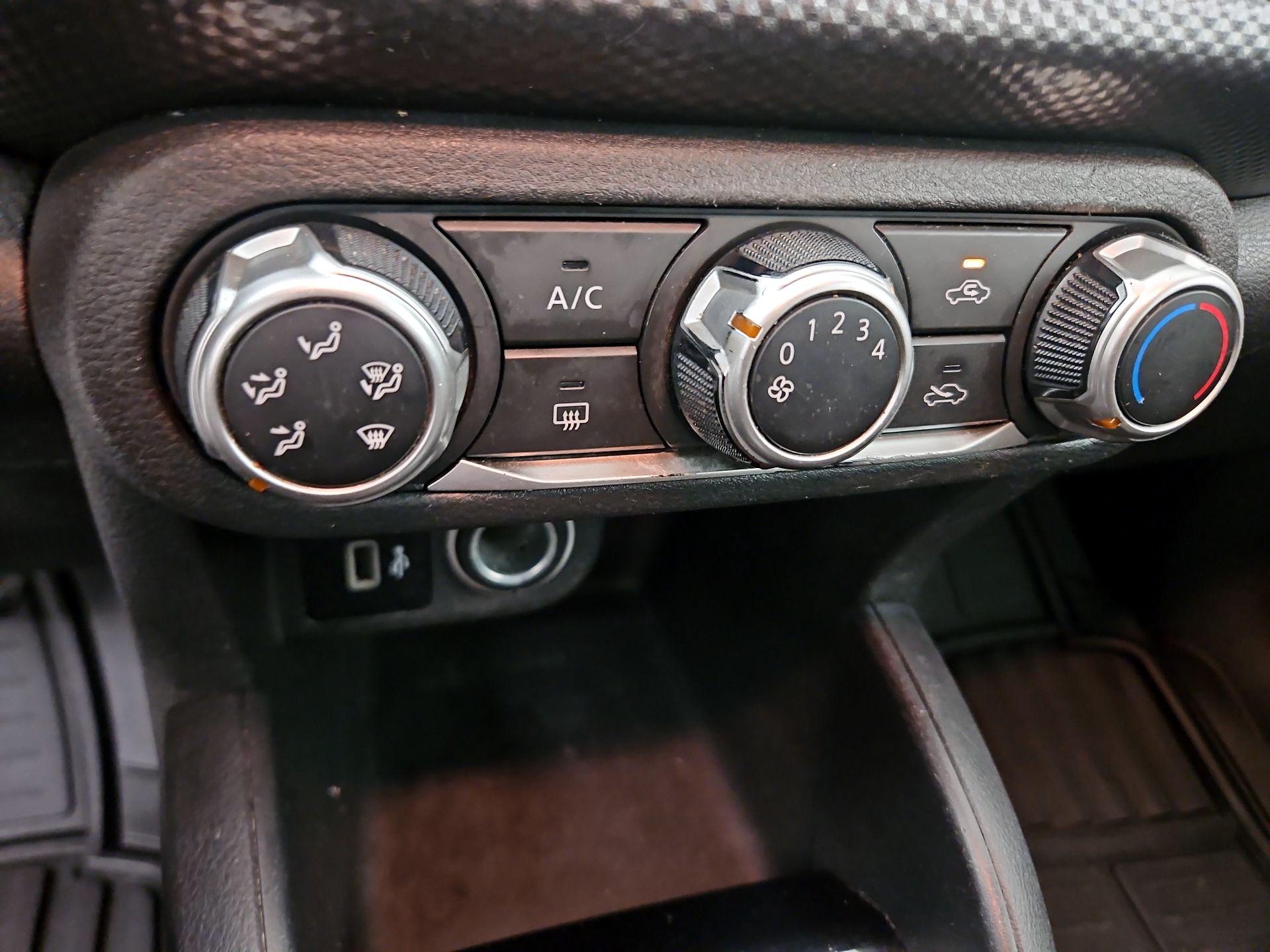 Thumbnail: 2020 Nissan Kicks - 14