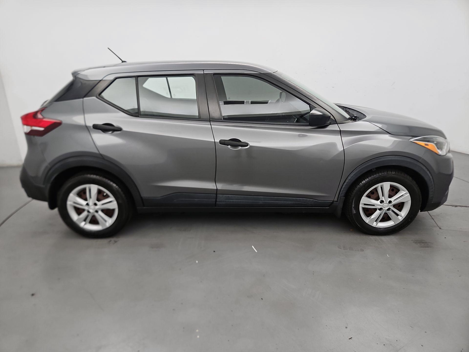 Thumbnail: 2020 Nissan Kicks - 4