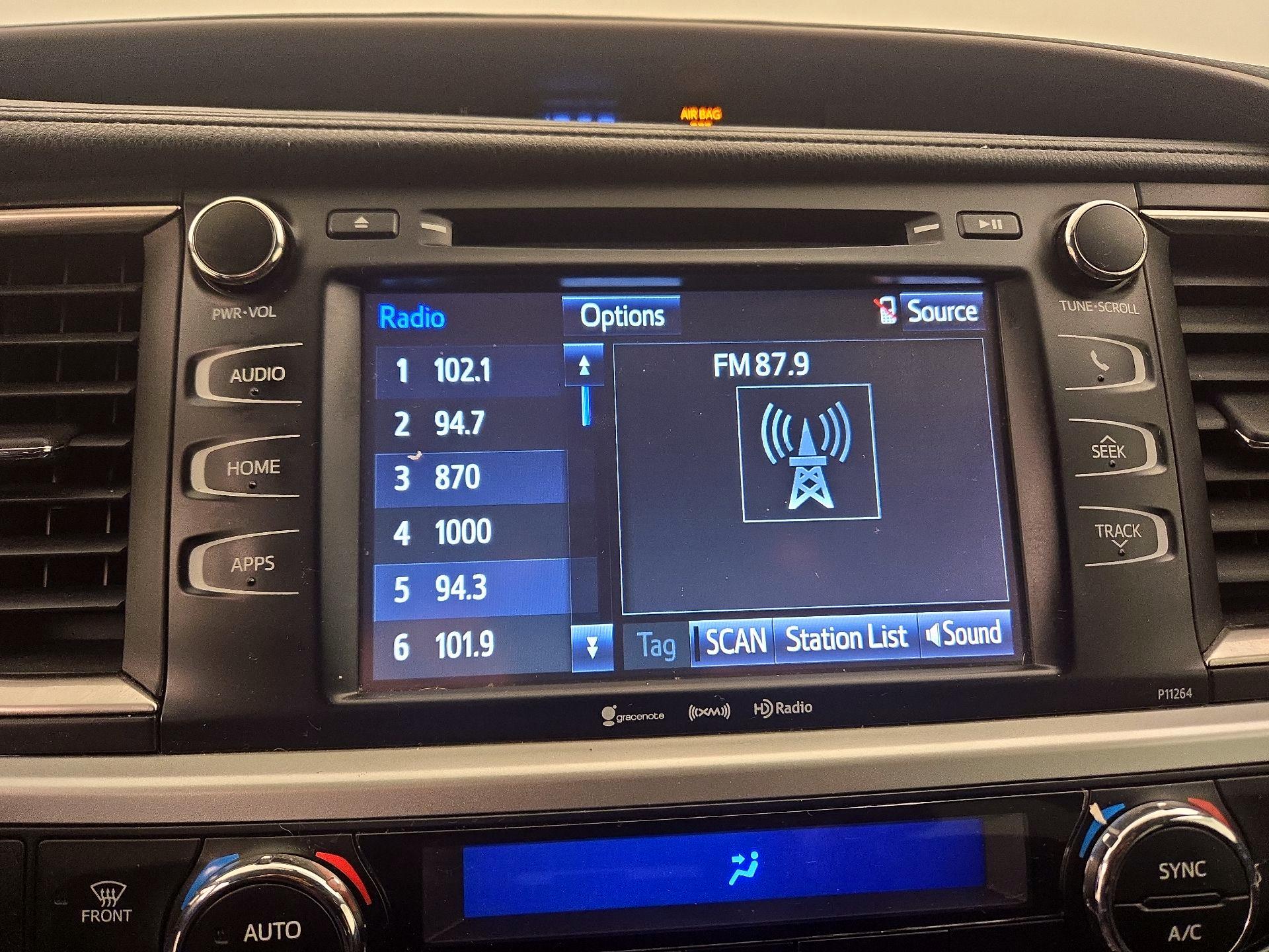 Thumbnail: 2016 Toyota Highlander - 14
