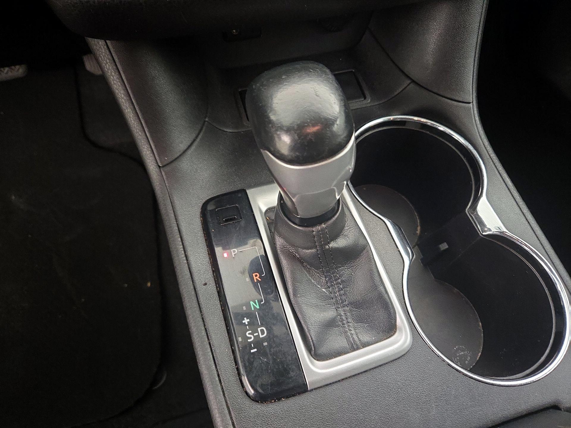 Thumbnail: 2016 Toyota Highlander - 16