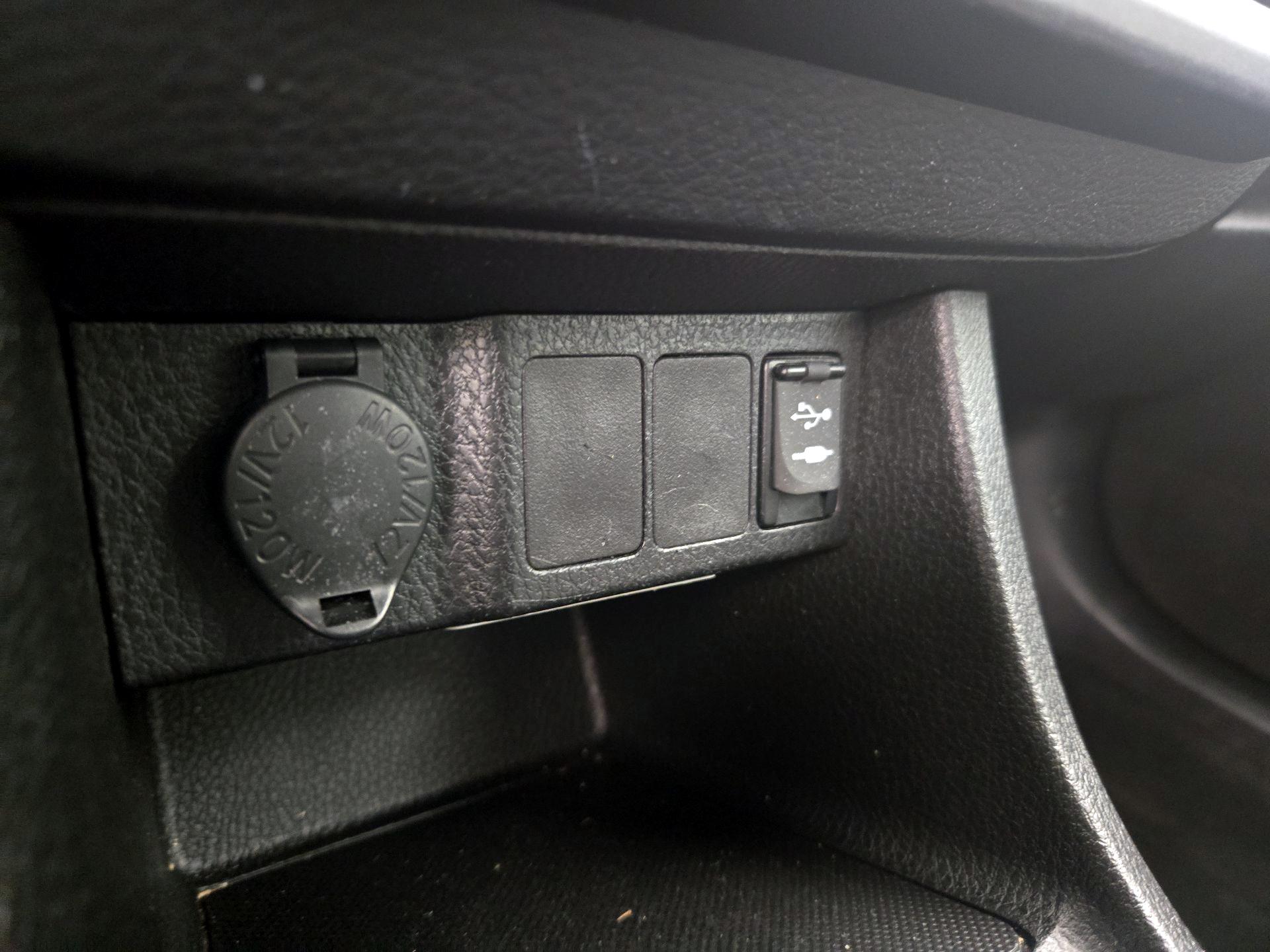 Thumbnail: 2014 Toyota Corolla - 18