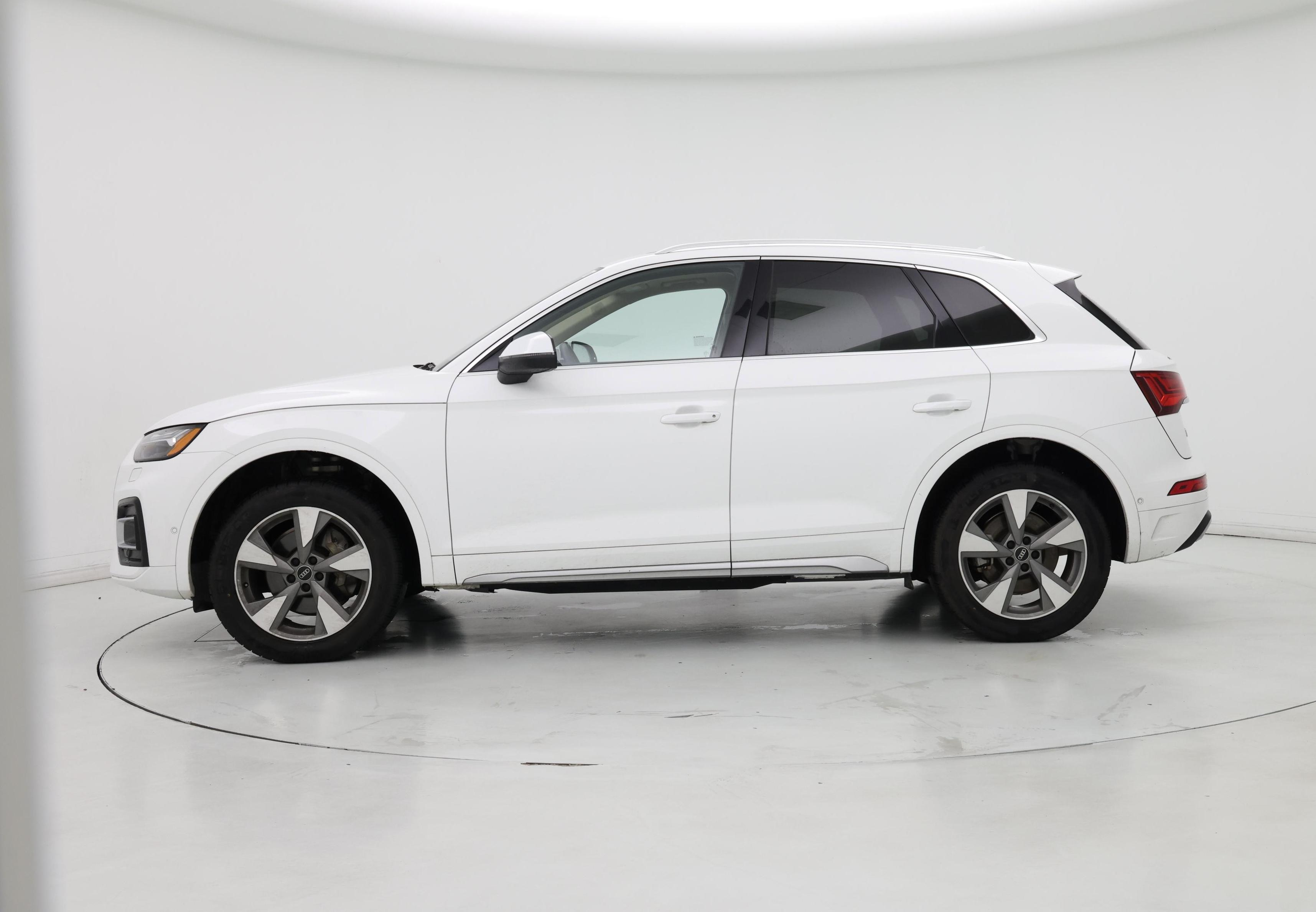 Thumbnail: 2023 Audi Q5 - 3