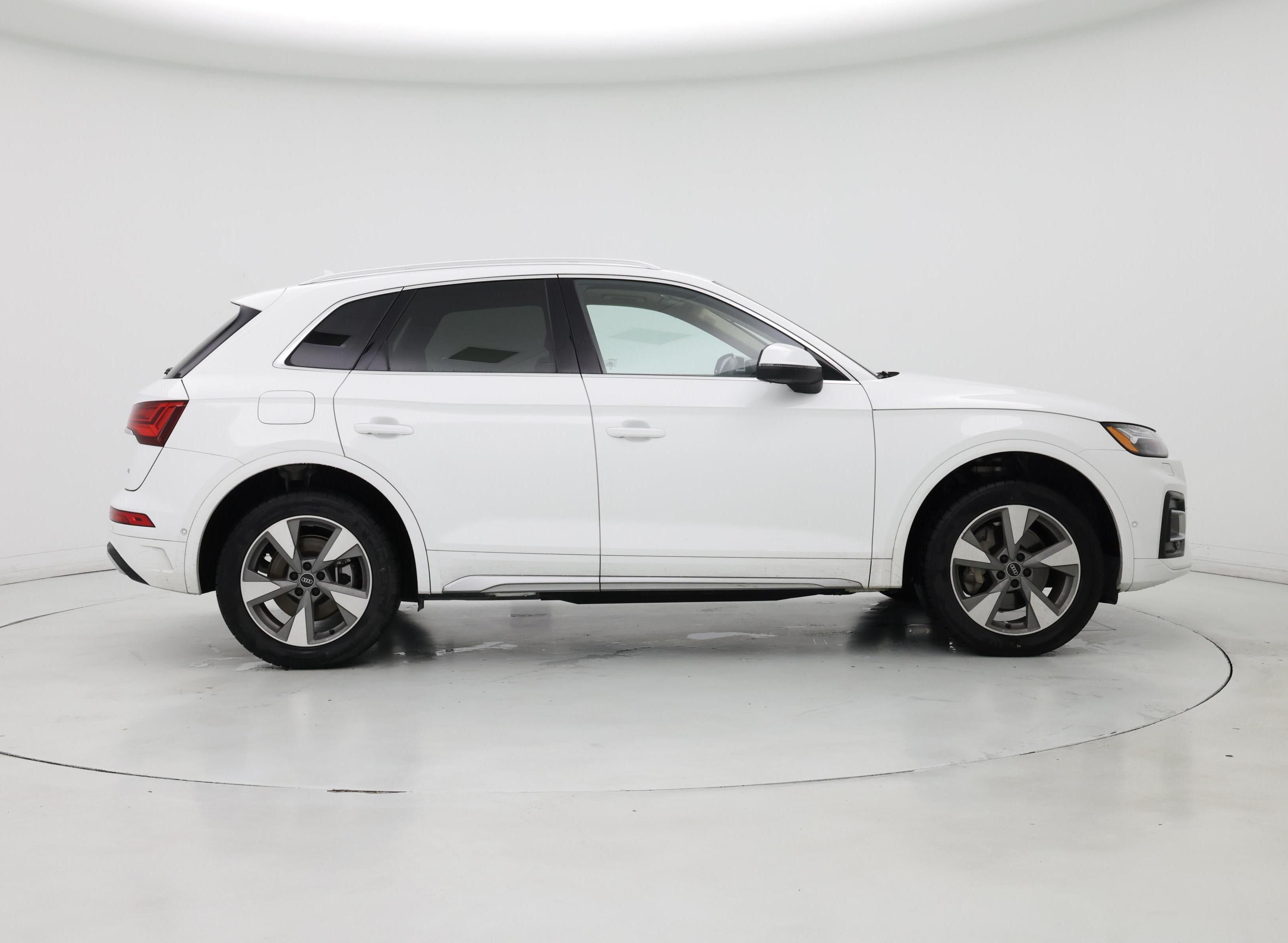 Thumbnail: 2023 Audi Q5 - 7