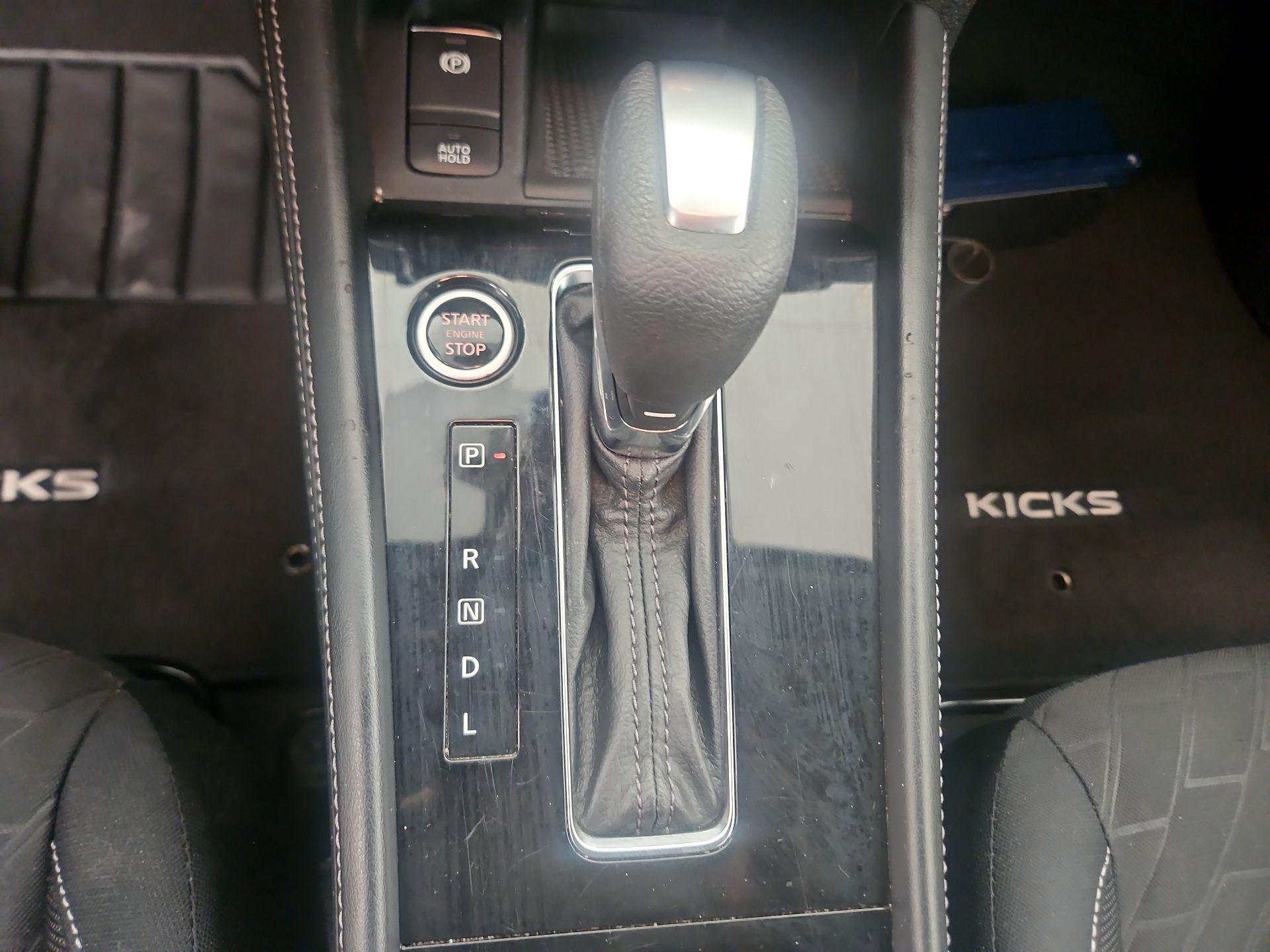 Thumbnail: 2021 Nissan Kicks - 14