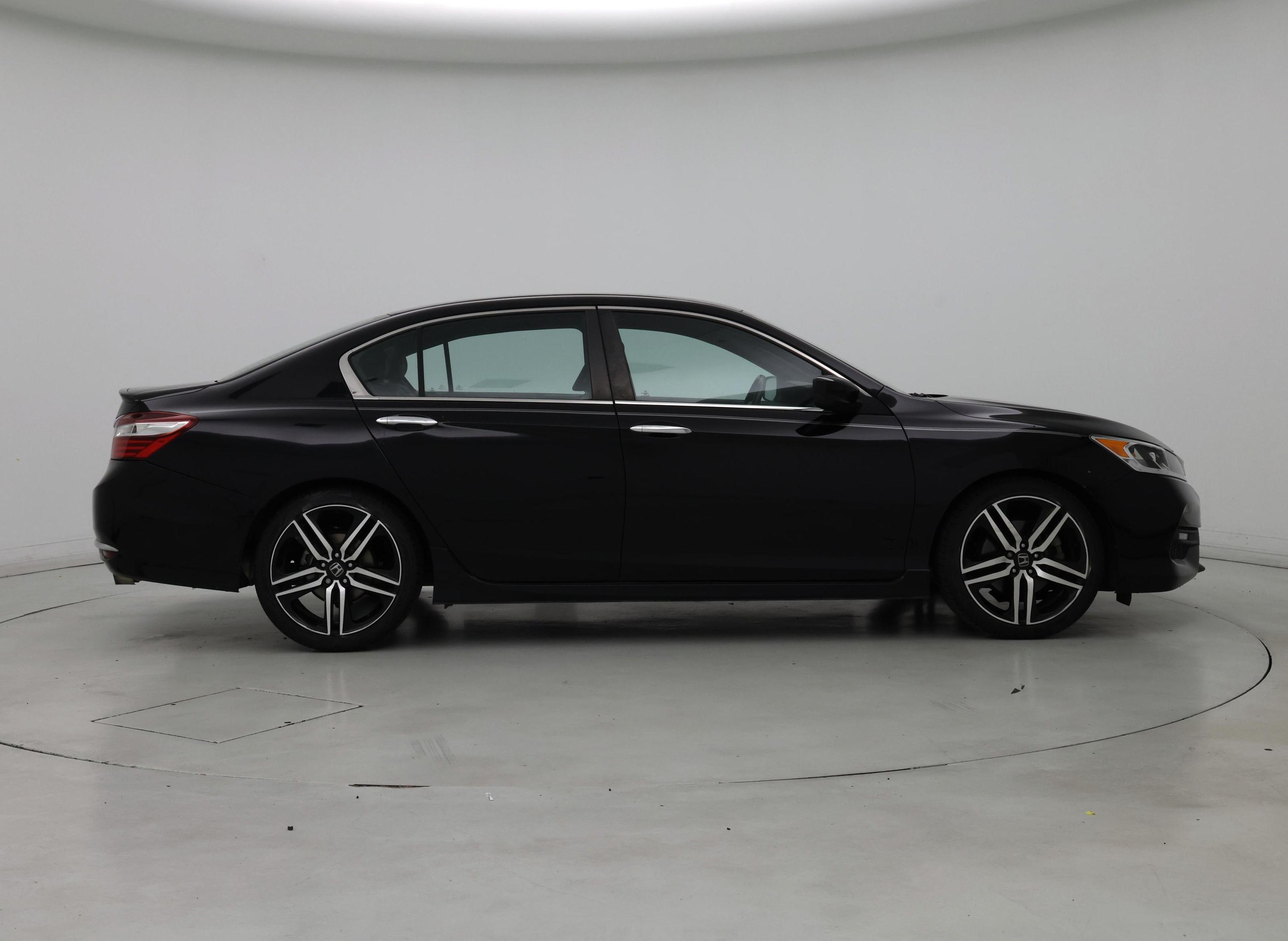 Thumbnail: 2017 Honda Accord - 7