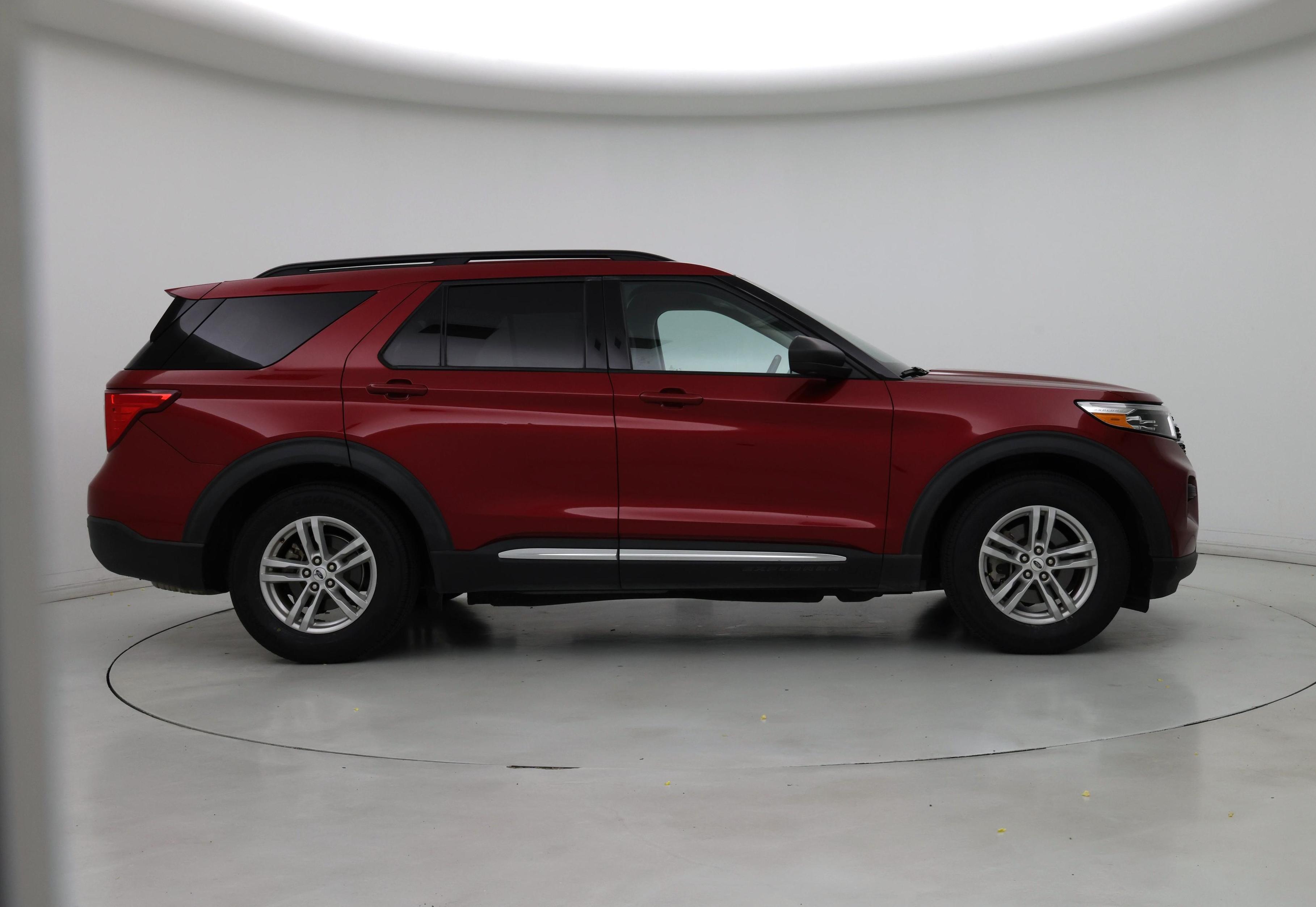 Thumbnail: 2021 Ford Explorer - 7