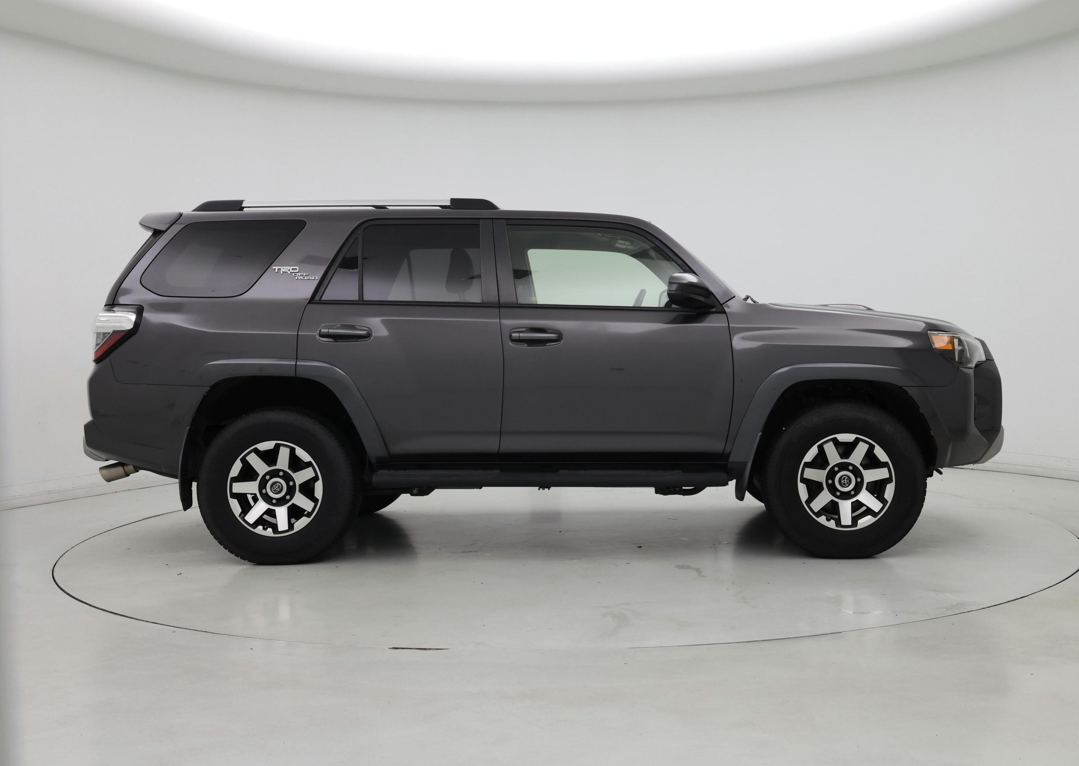 Thumbnail: 2017 Toyota 4Runner - 7