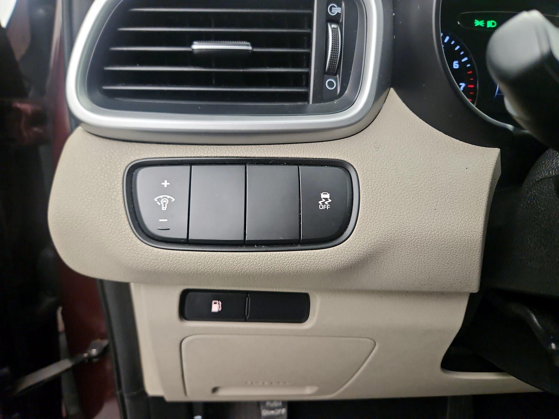 Thumbnail: 2018 Kia Sorento - 11
