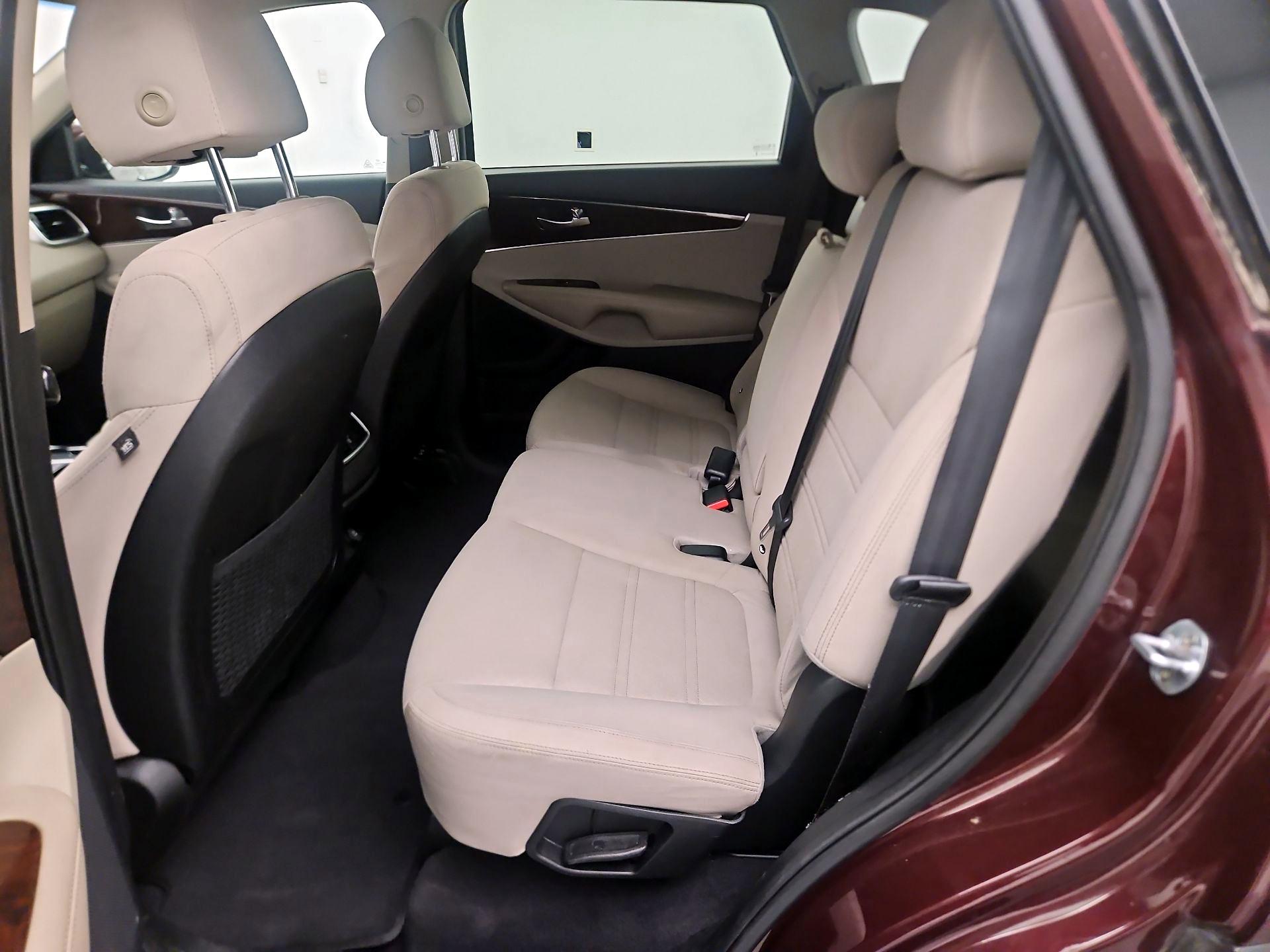 Thumbnail: 2018 Kia Sorento - 17
