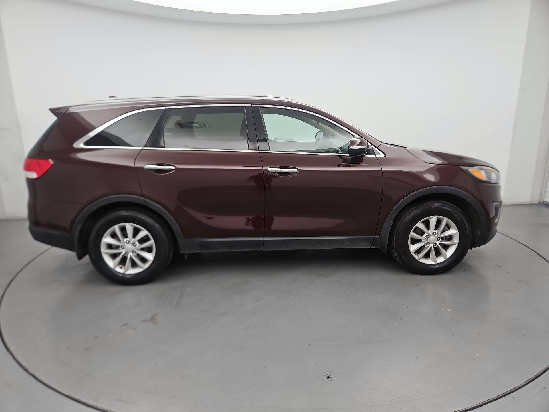 Thumbnail: 2018 Kia Sorento - 4
