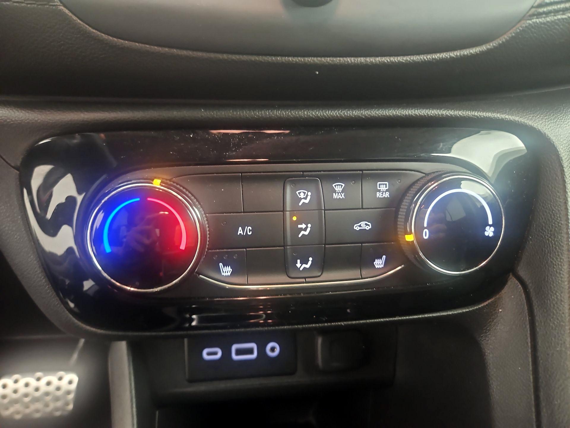 Thumbnail: 2021 Buick Encore GX - 16