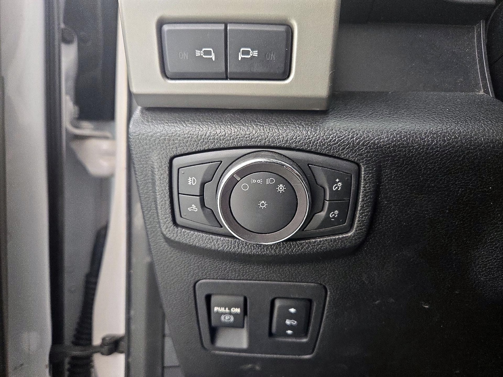 2019 Ford F-150 Lariat - Photo 14