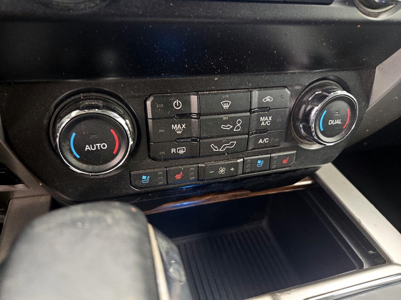2019 Ford F-150 Lariat - Photo 18