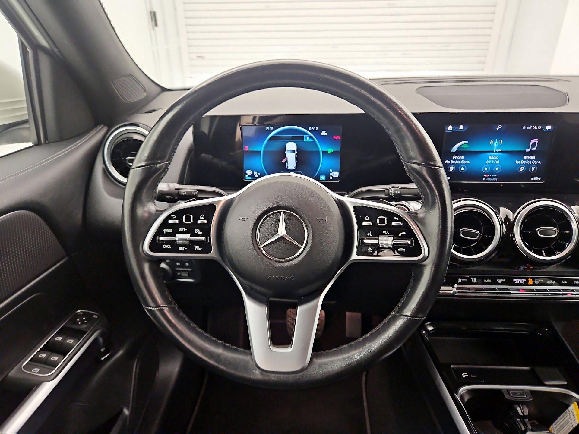 Thumbnail: 2023 Mercedes-Benz GLB - 10
