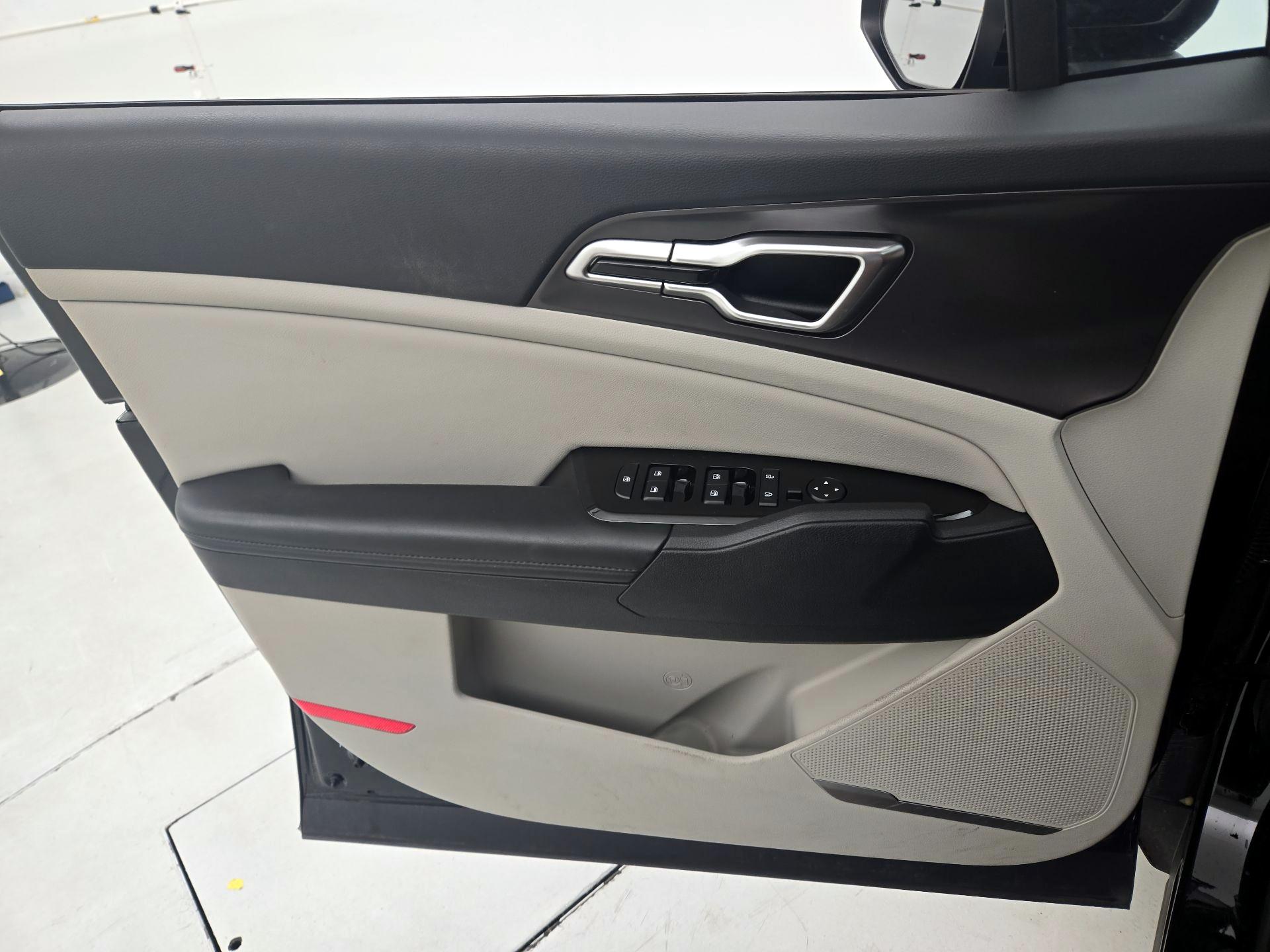 Thumbnail: 2024 Kia Sportage - 12