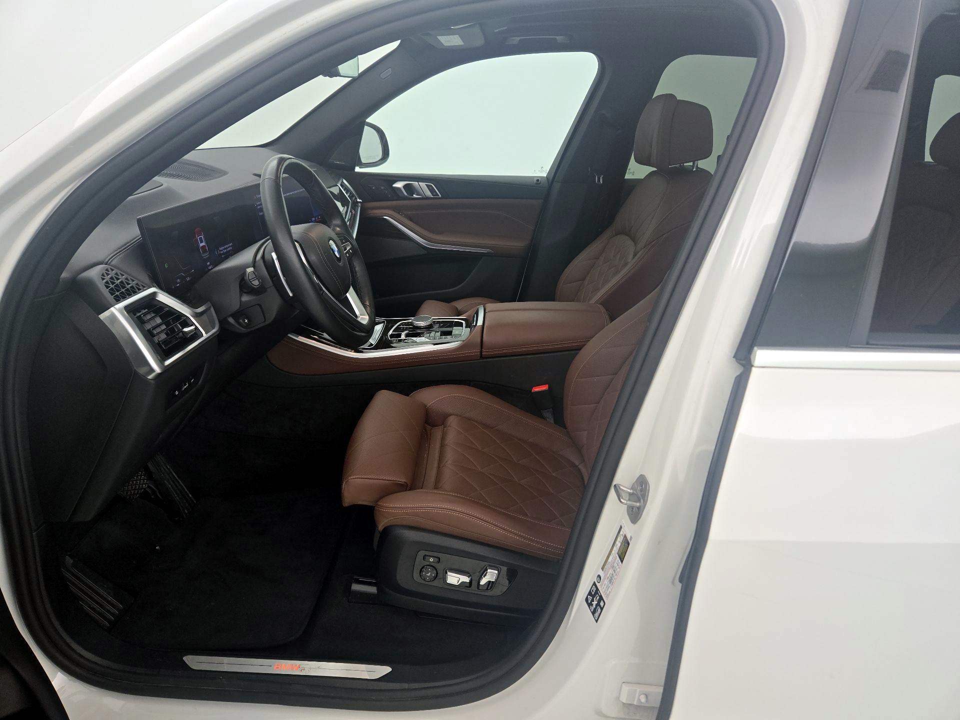 Thumbnail: 2024 BMW X5 - 11