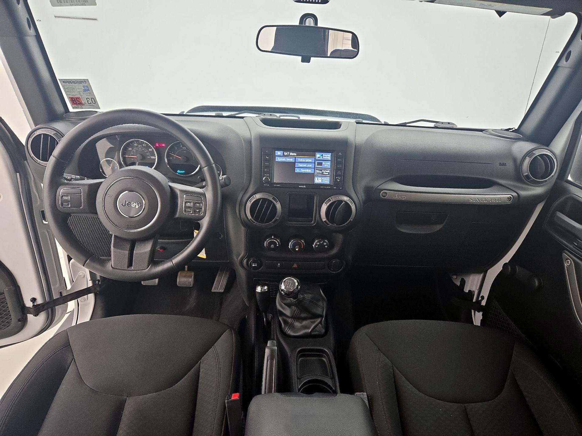 Thumbnail: 2015 Jeep Wrangler - 9