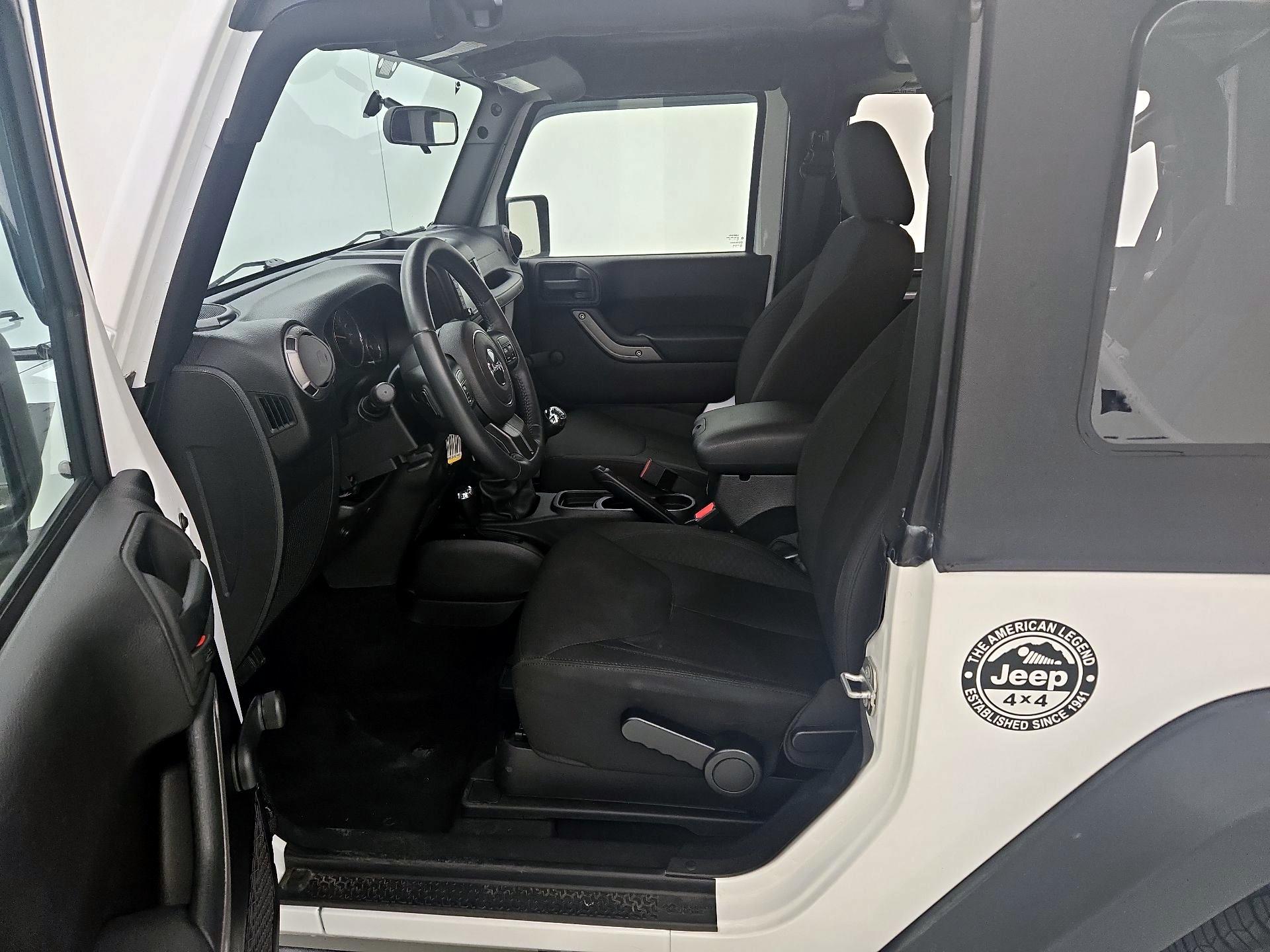 Thumbnail: 2015 Jeep Wrangler - 11