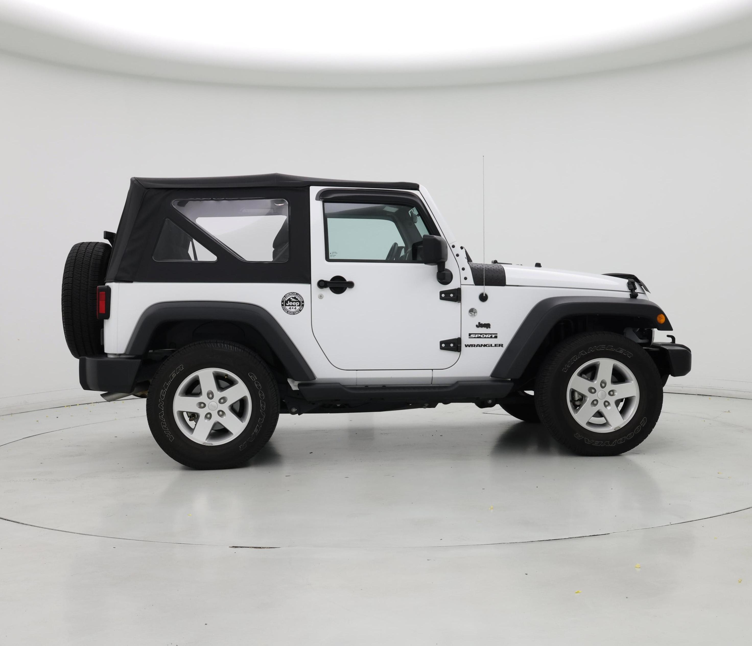 Thumbnail: 2015 Jeep Wrangler - 7