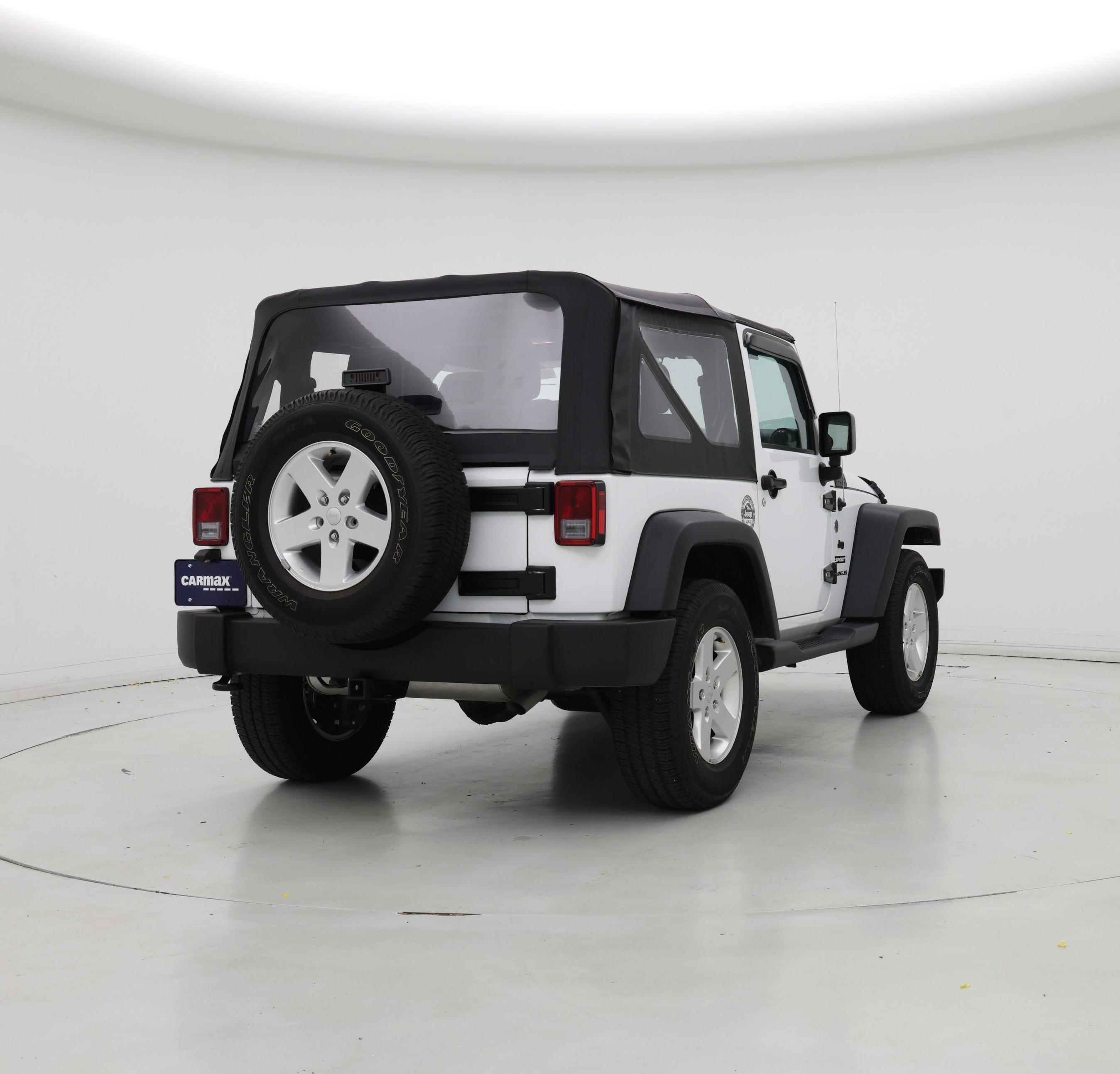 Thumbnail: 2015 Jeep Wrangler - 8