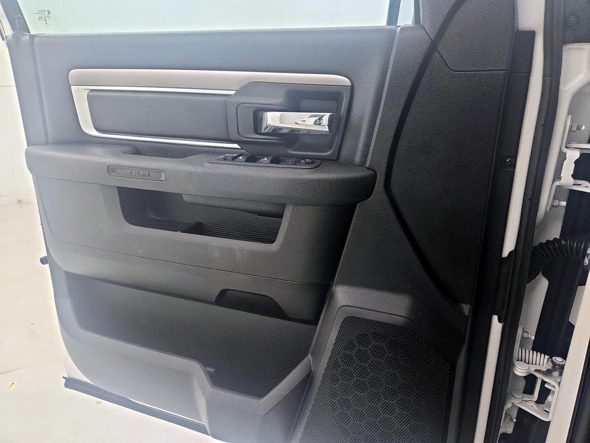 Thumbnail: 2024 RAM 1500 Classic - 12