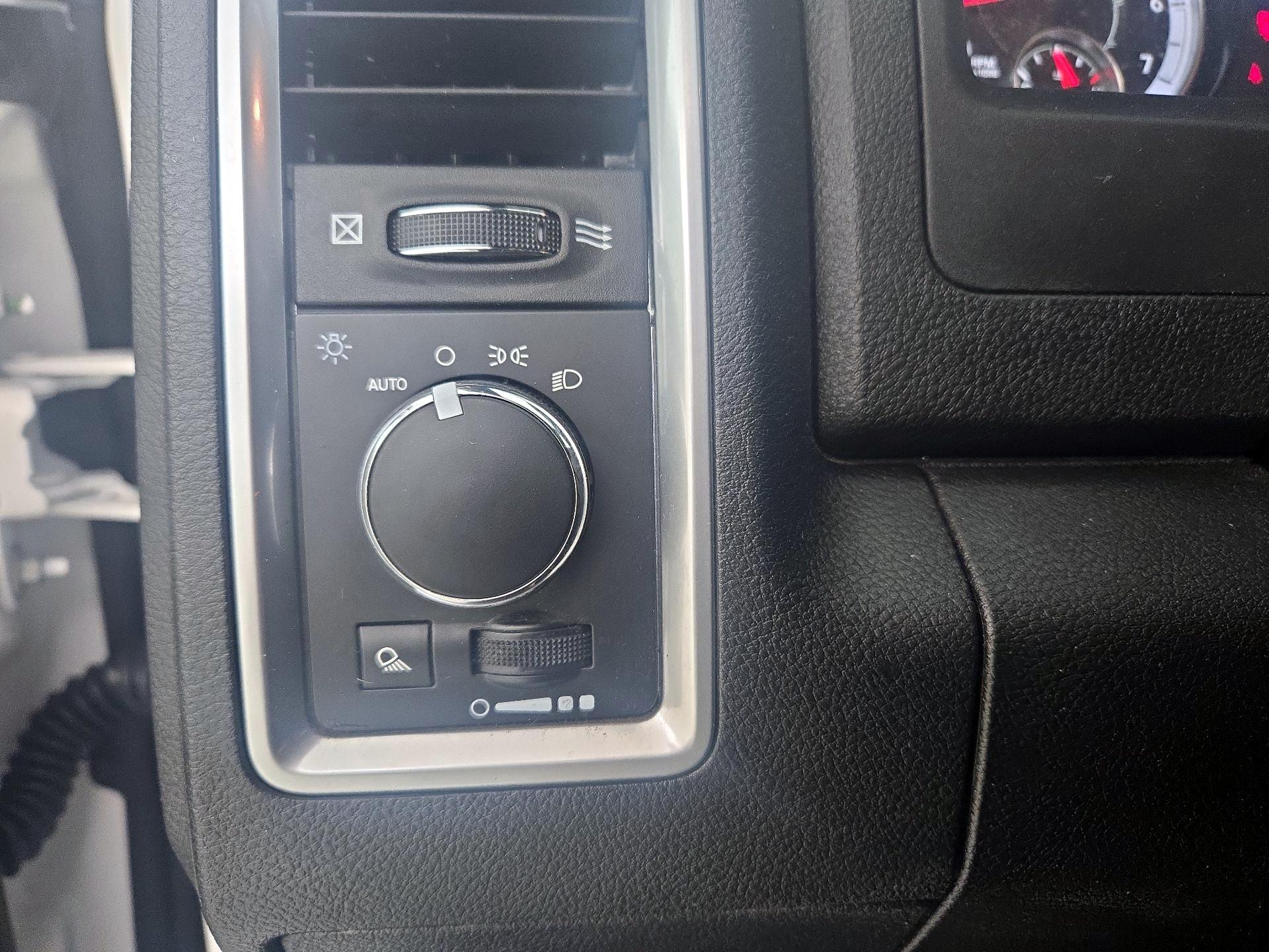 Thumbnail: 2024 RAM 1500 Classic - 13
