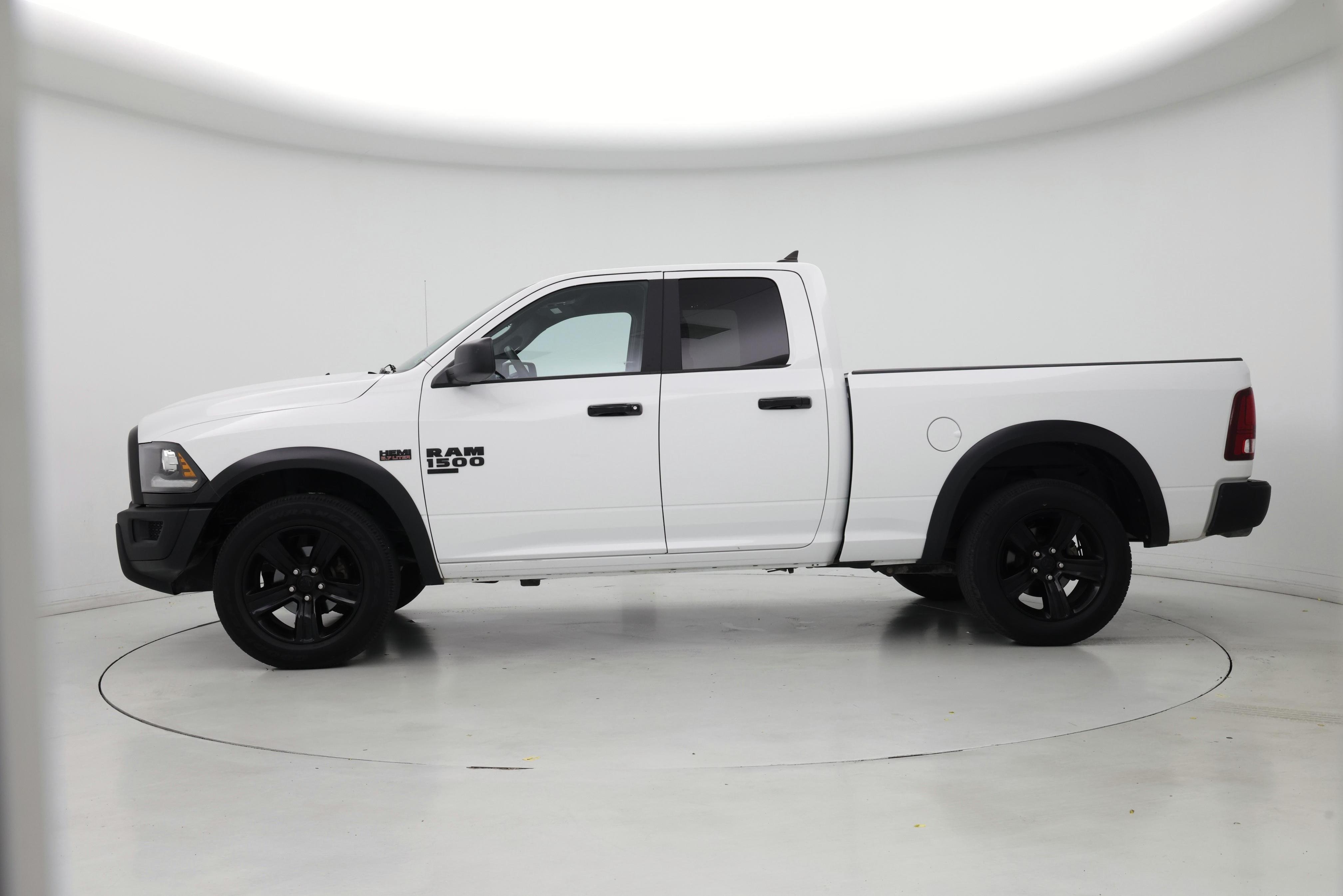 Thumbnail: 2024 RAM 1500 Classic - 3