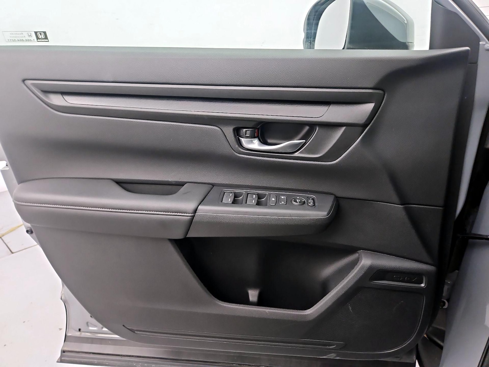 2025 Honda CR-V LX - Photo 11