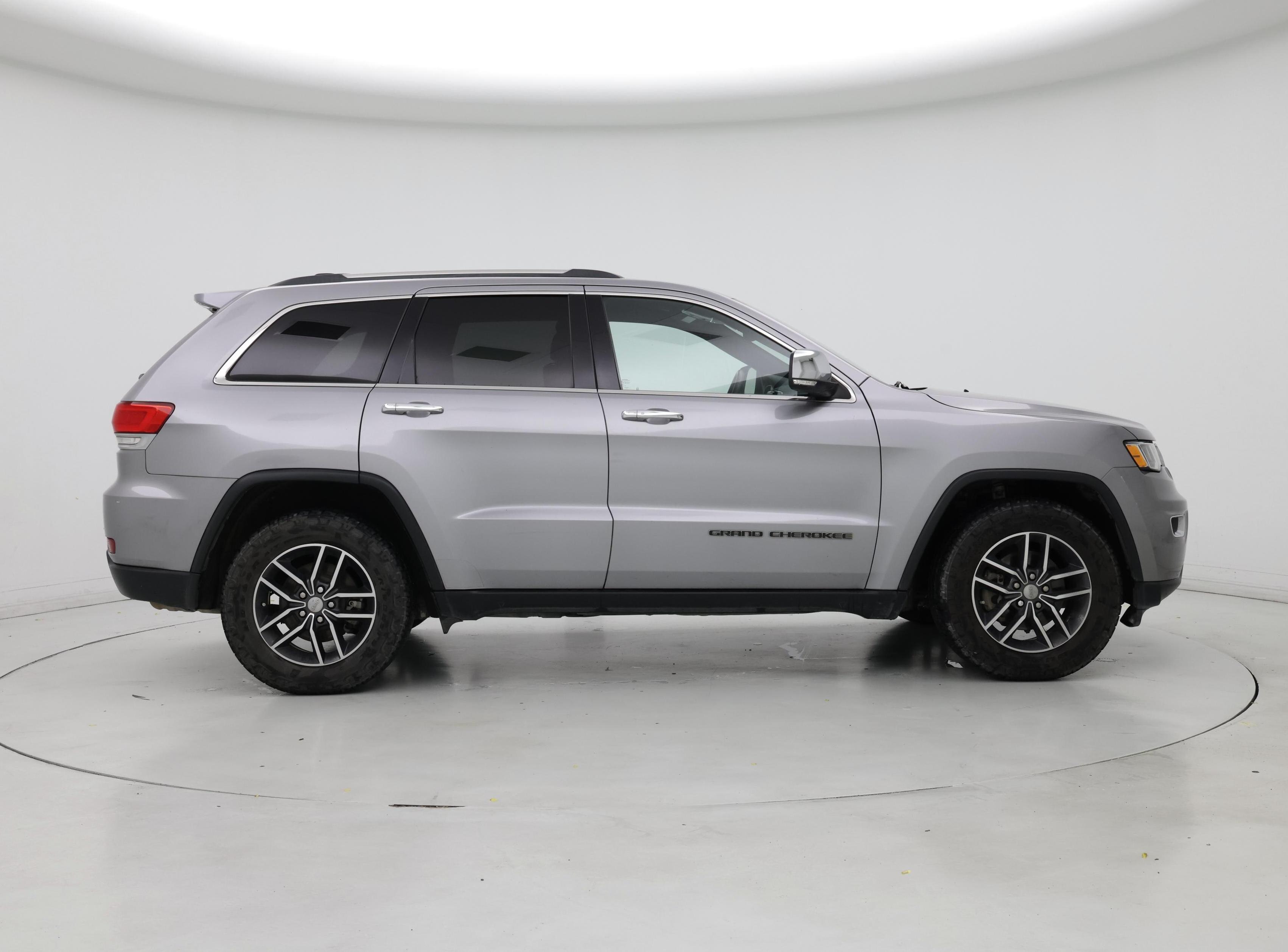 Thumbnail: 2018 Jeep Grand Cherokee - 7