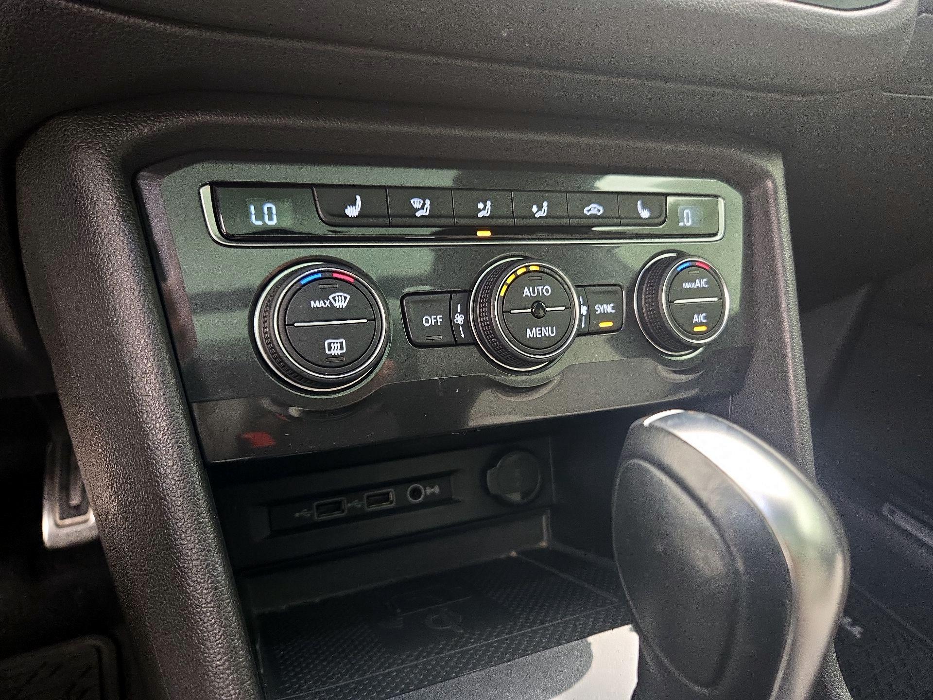 Thumbnail: 2020 Volkswagen Tiguan - 16