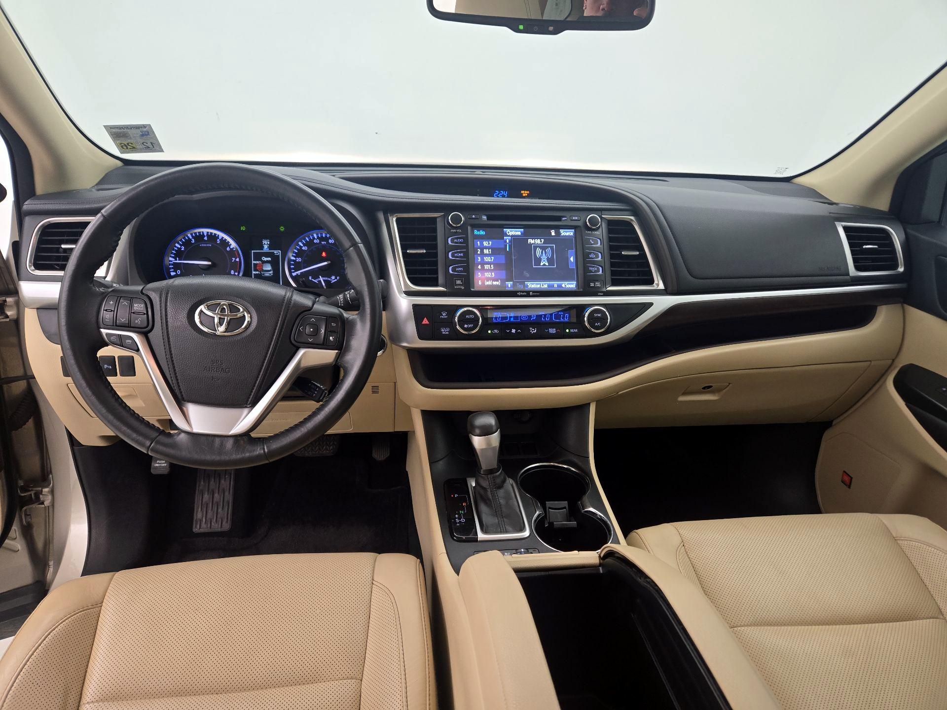 Thumbnail: 2014 Toyota Highlander - 9