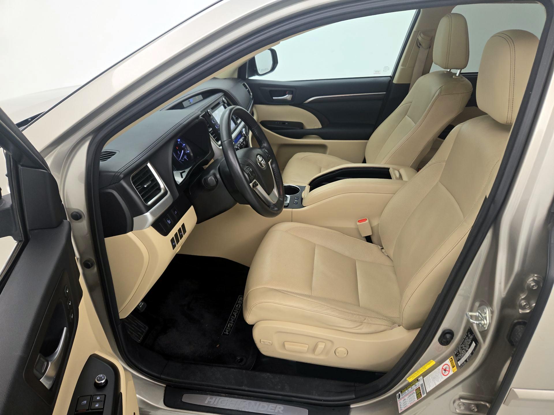 Thumbnail: 2014 Toyota Highlander - 11