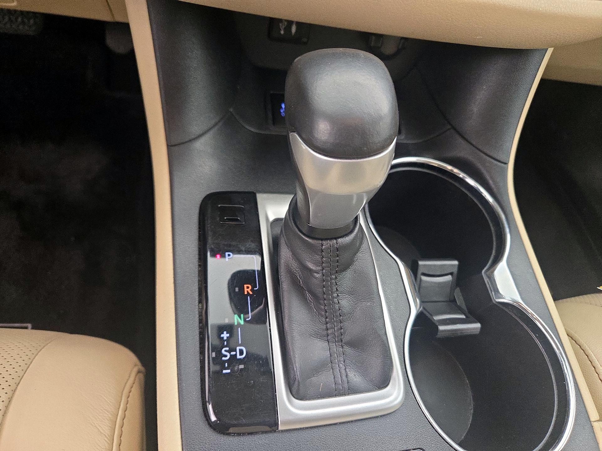 Thumbnail: 2014 Toyota Highlander - 17