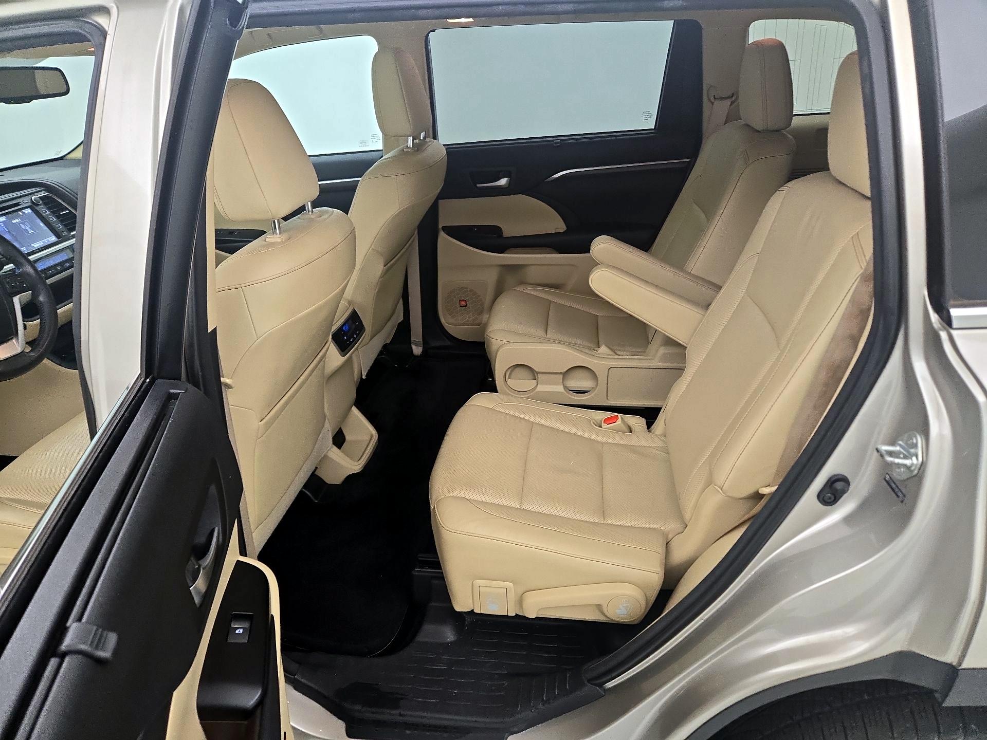 Thumbnail: 2014 Toyota Highlander - 20