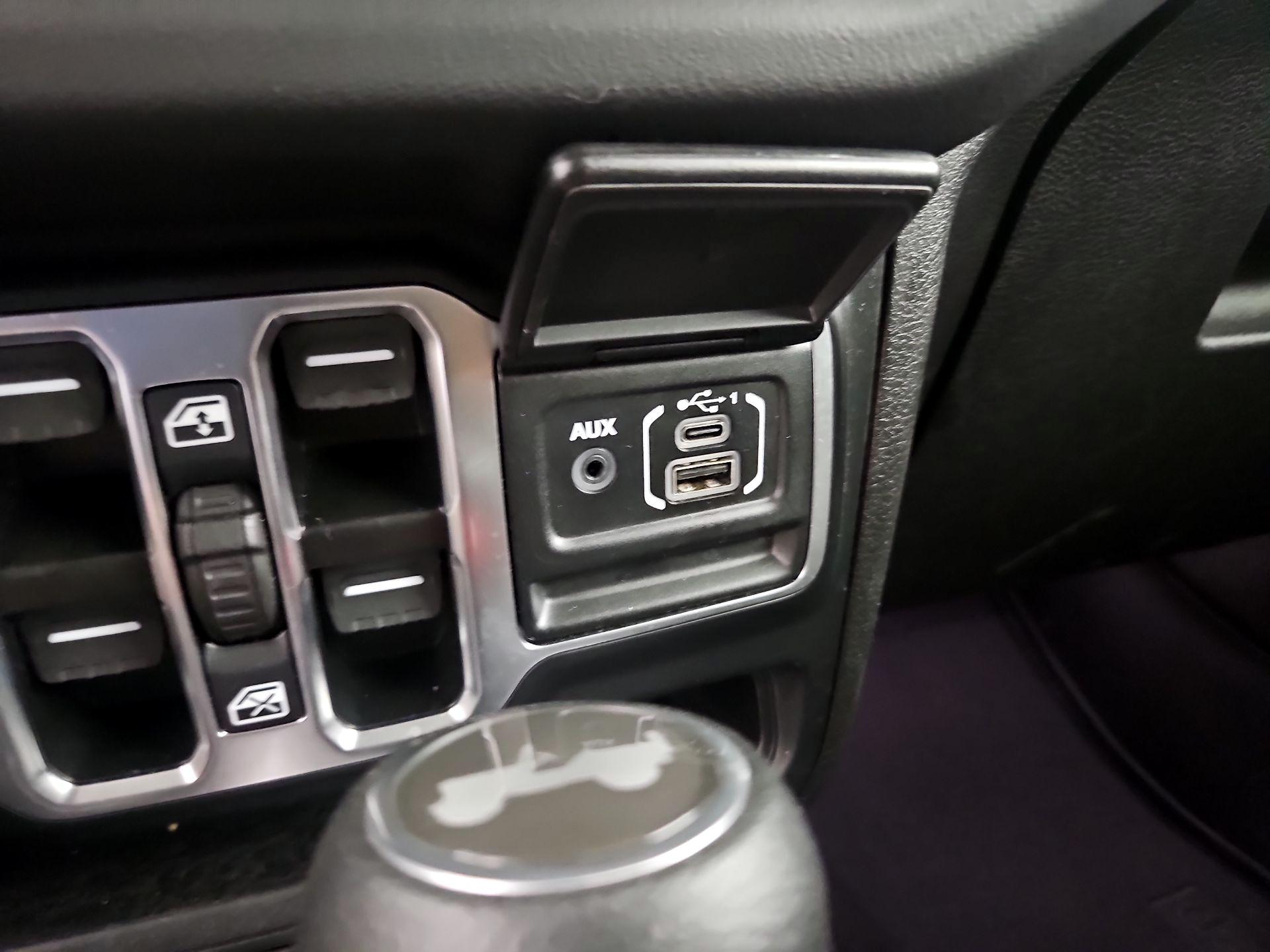 Thumbnail: 2025 Jeep Wrangler - 16