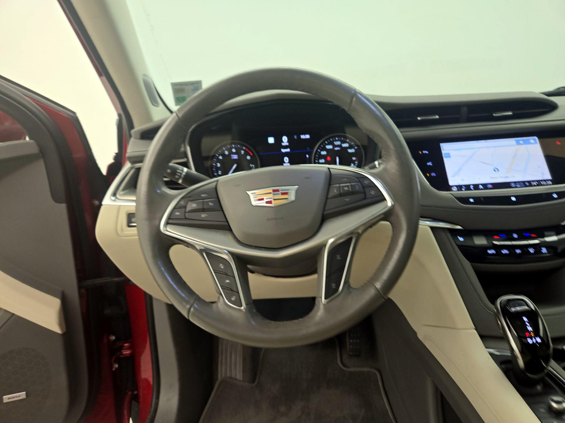 Thumbnail: 2021 Cadillac XT5 - 10