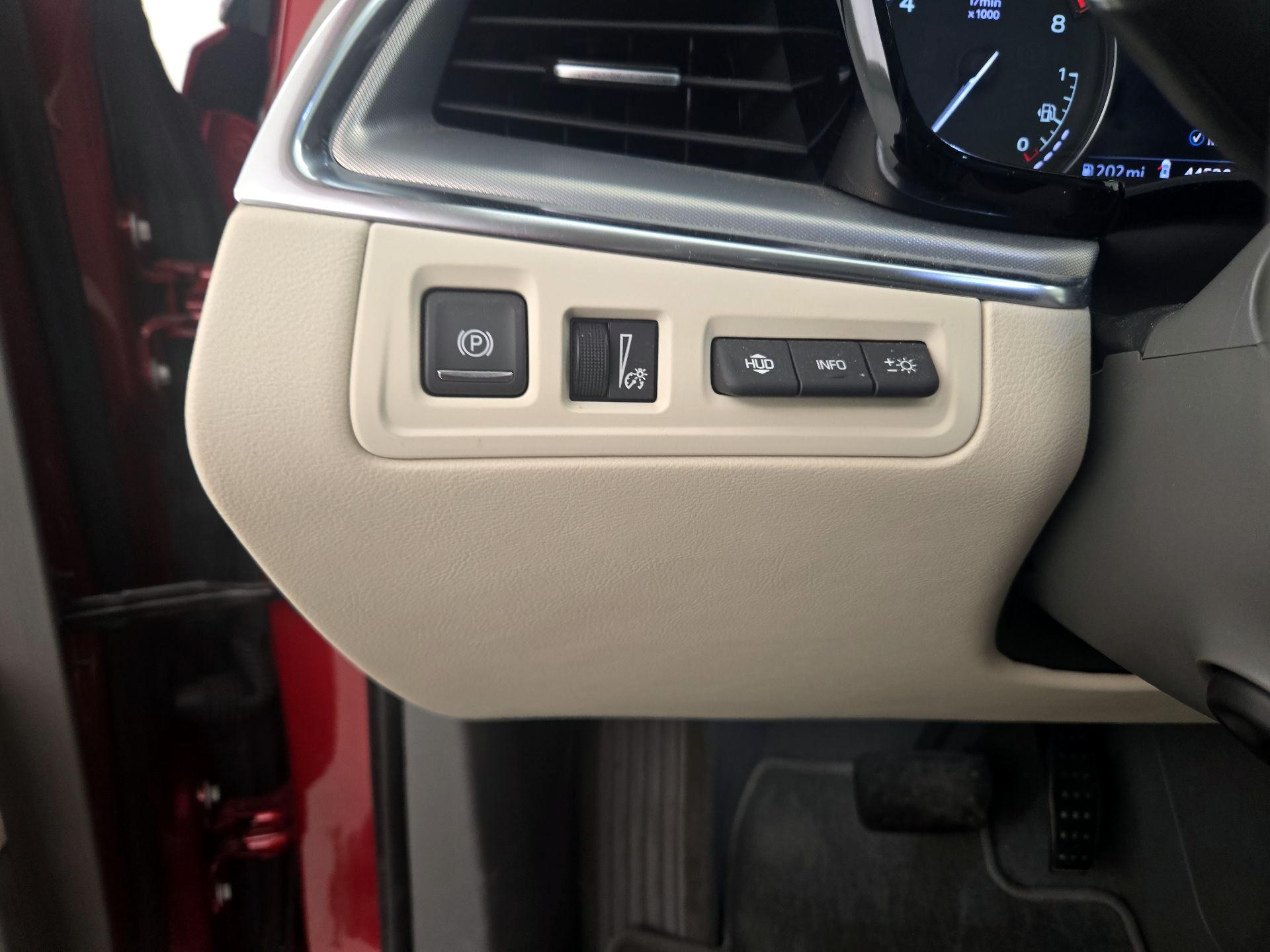 Thumbnail: 2021 Cadillac XT5 - 13